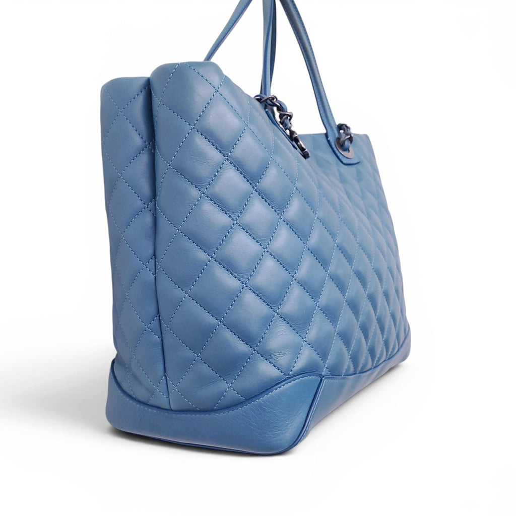CHANEL BLUE LEATHER TOTE BAG