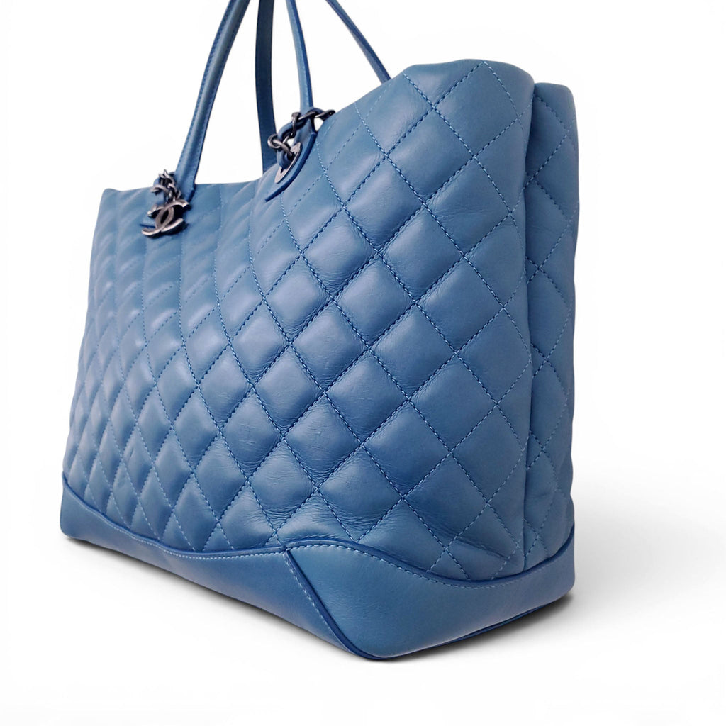 CHANEL BLUE LEATHER TOTE BAG