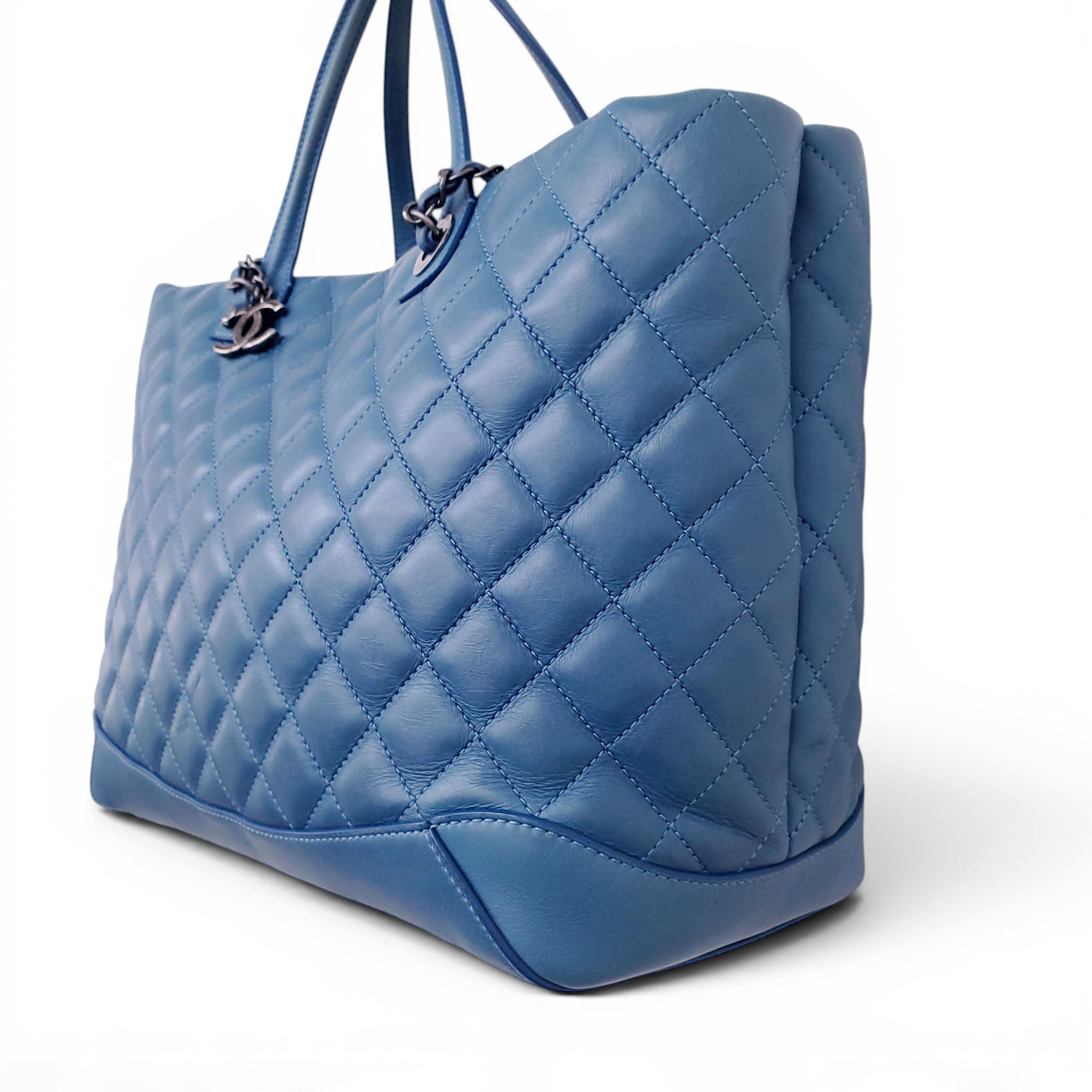 CHANEL BLUE LEATHER TOTE BAG