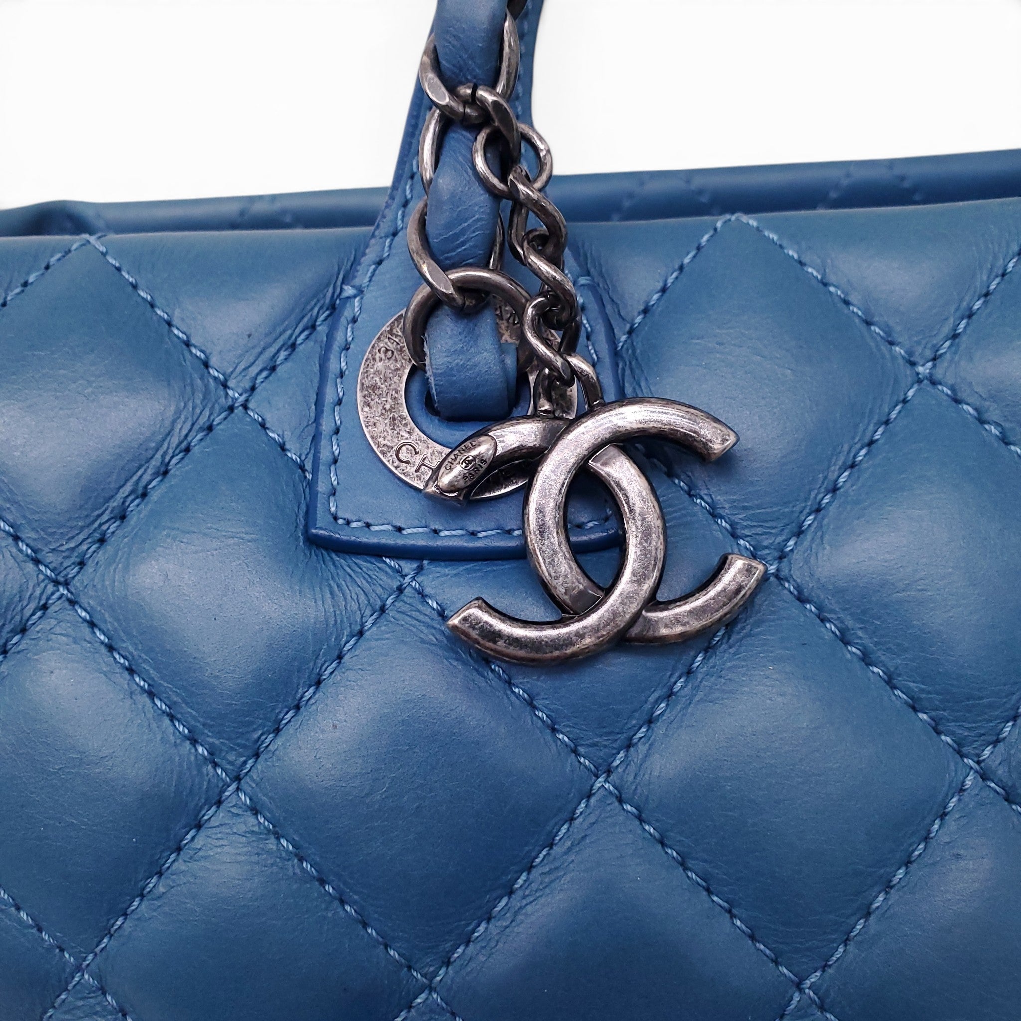 CHANEL BLUE LEATHER TOTE BAG