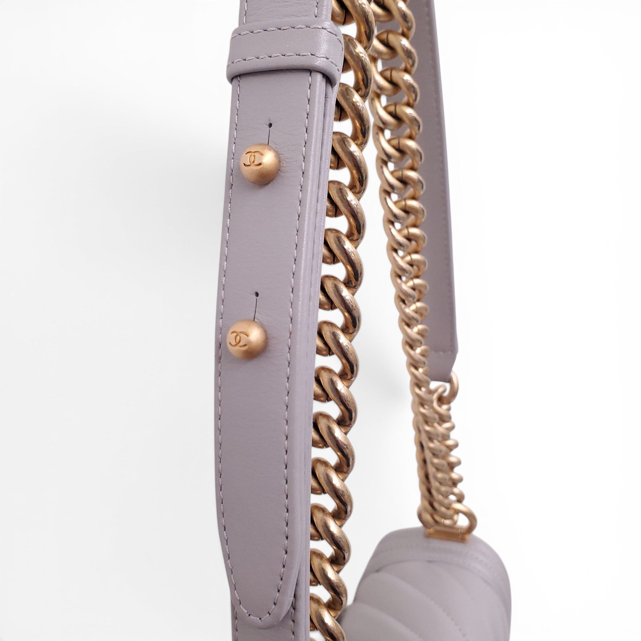 CHANEL GREY LEATHER CHEVRON BOY BAG