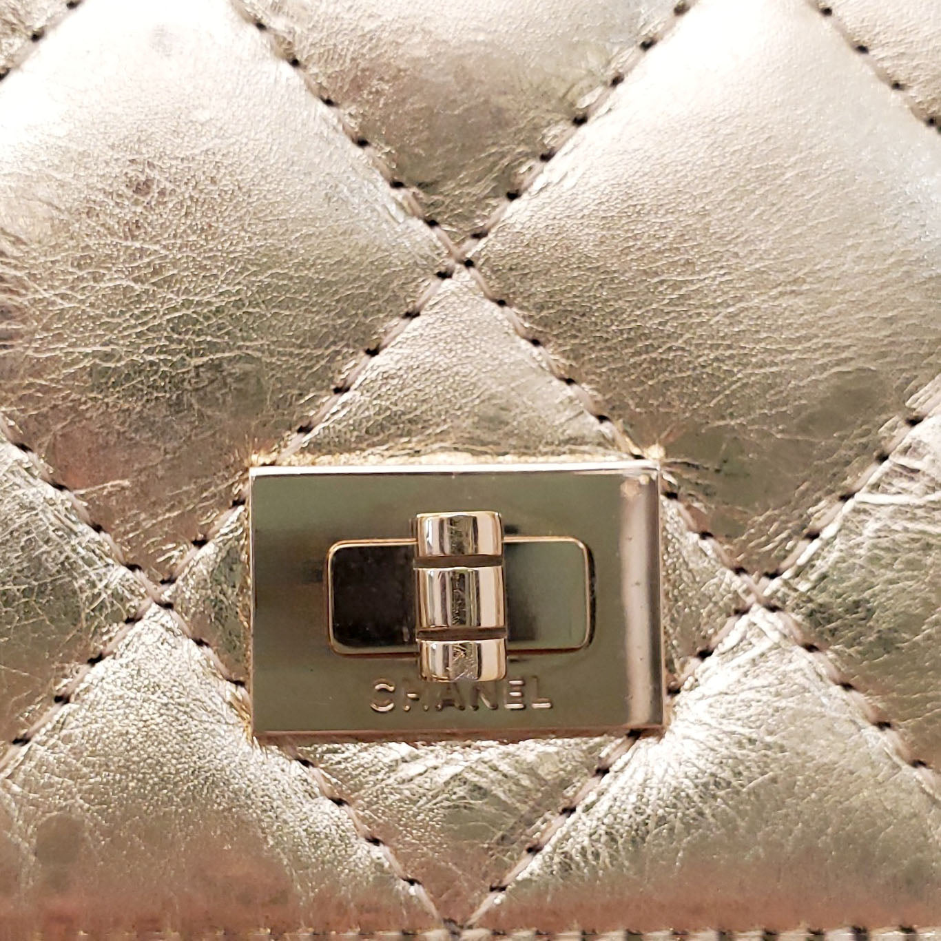 CHANEL GOLD RE-ISSUE WALLET ON A CHAIN