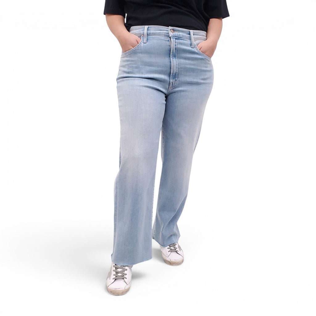 MOTHER LIGHT WASH ‘THE RAMBLER ZIP ANKLE FRAY’ JEANS - SIZE 31