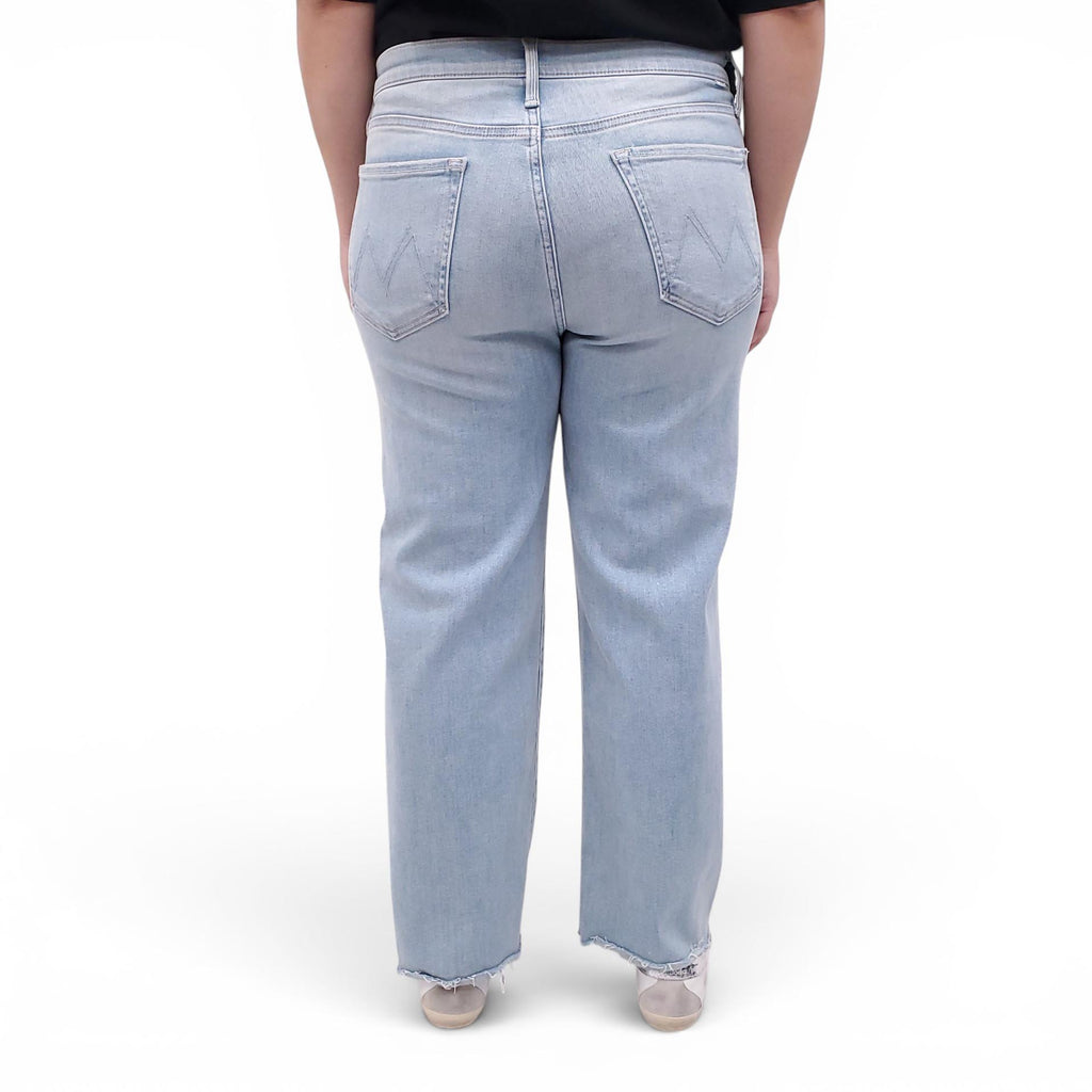 MOTHER LIGHT WASH ‘THE RAMBLER ZIP ANKLE FRAY’ JEANS - SIZE 31