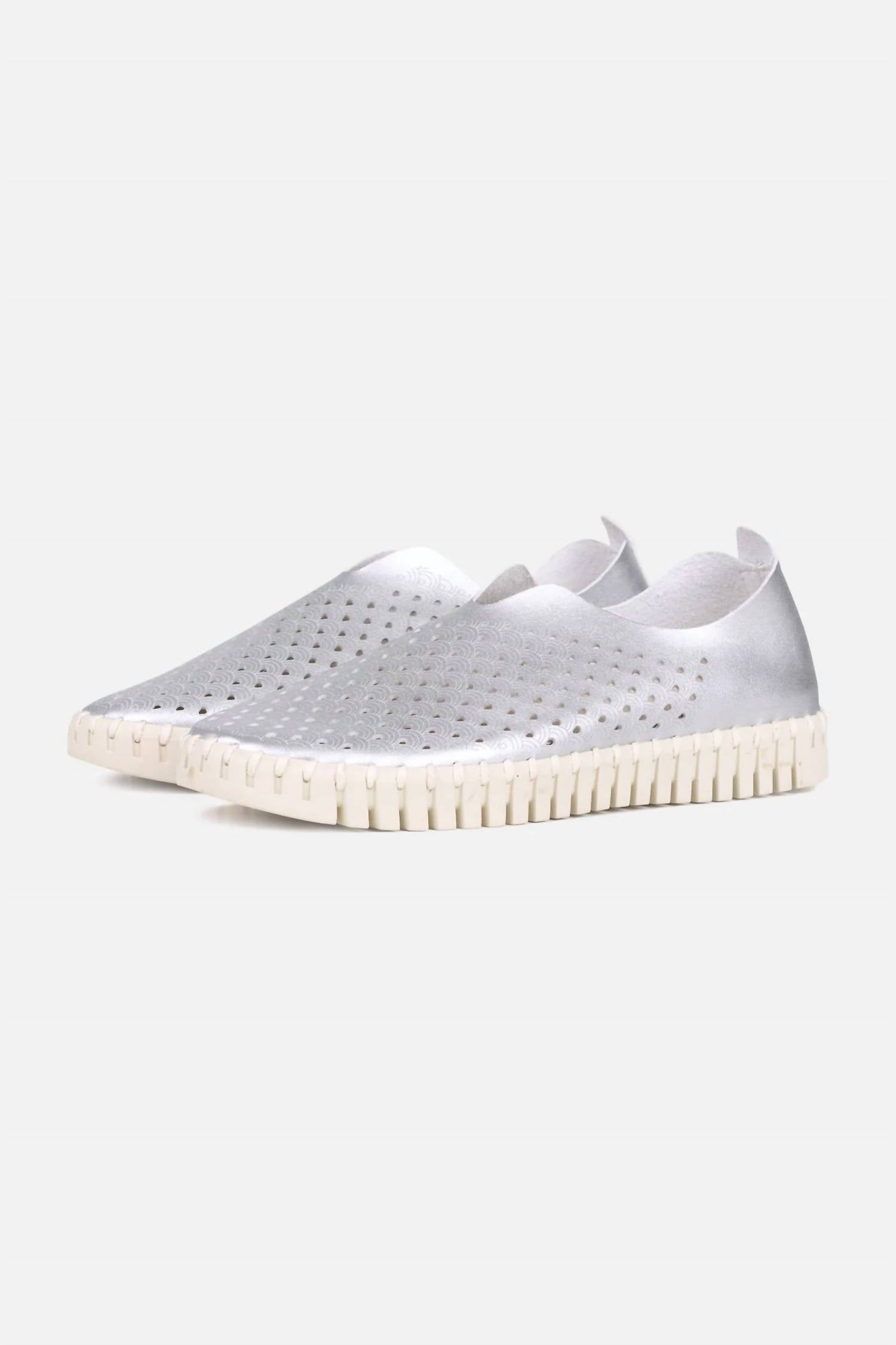 Women's Go On Slip On Shoes In Silver