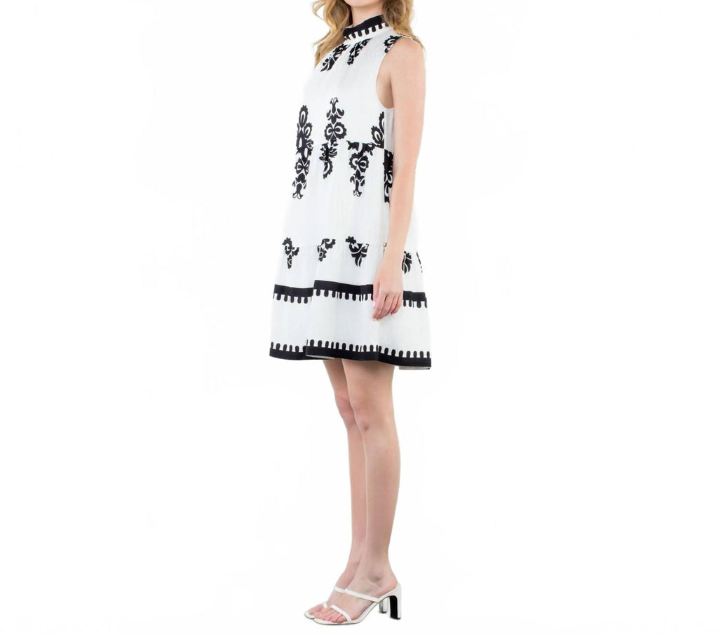 Sleeveless Tiered Midi Dress In White / Black