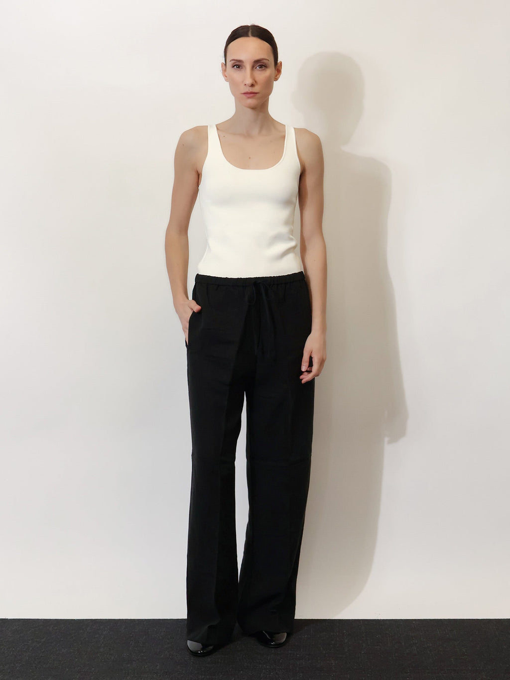 Toteme Women Linen And Lyocell Blend Trousers