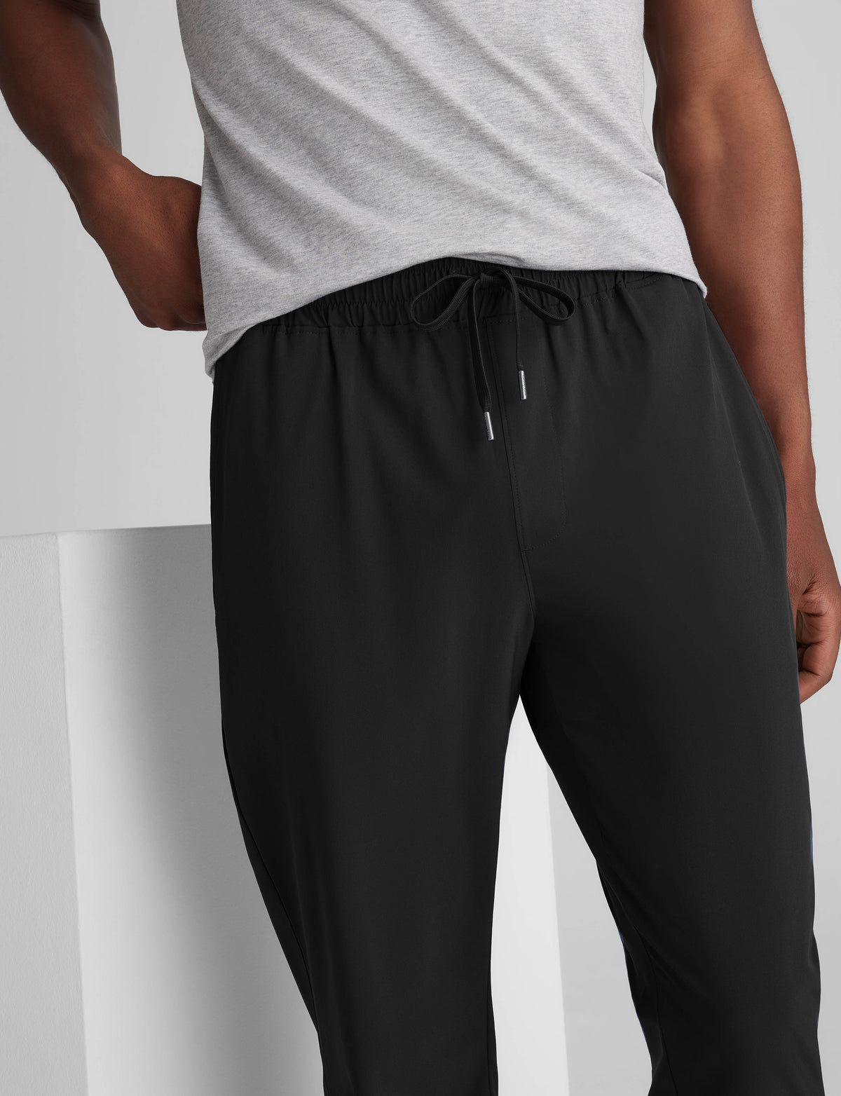 Men's Luxe Traveler Woven Pant