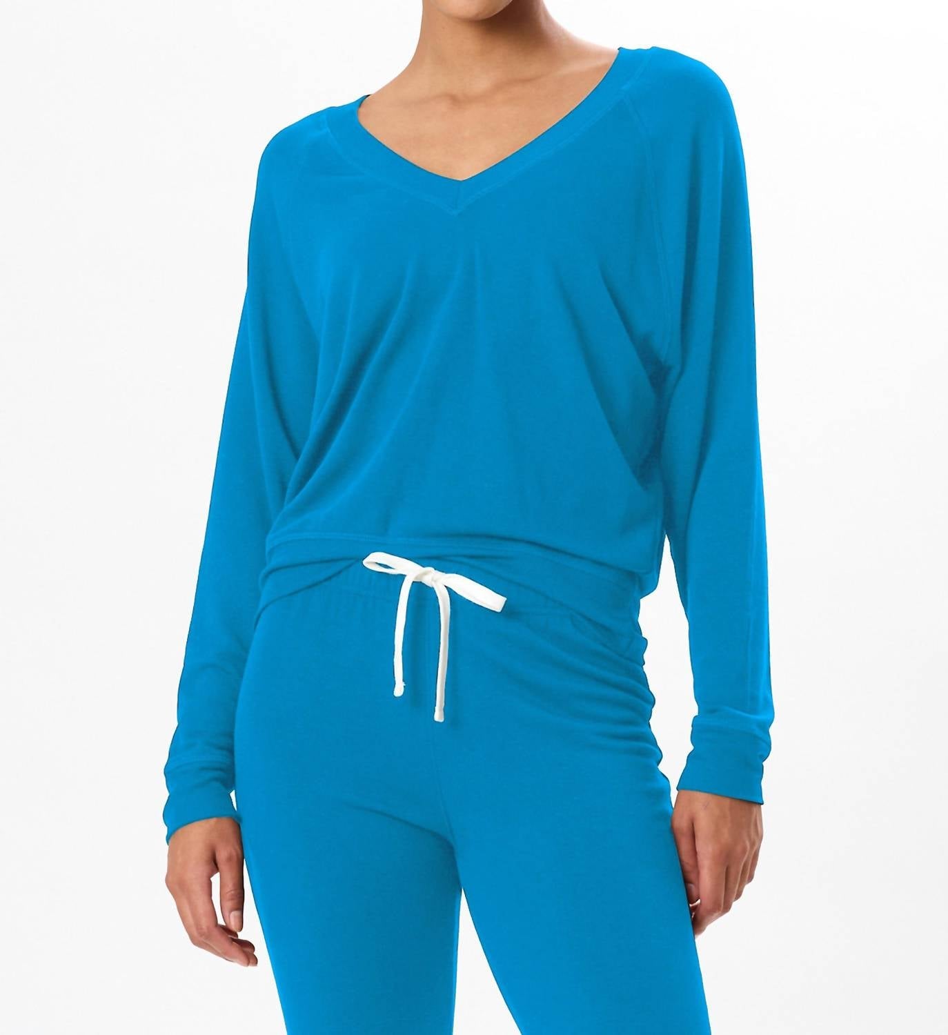 Bennie V-Neck Sweatshirt In Stone Blue