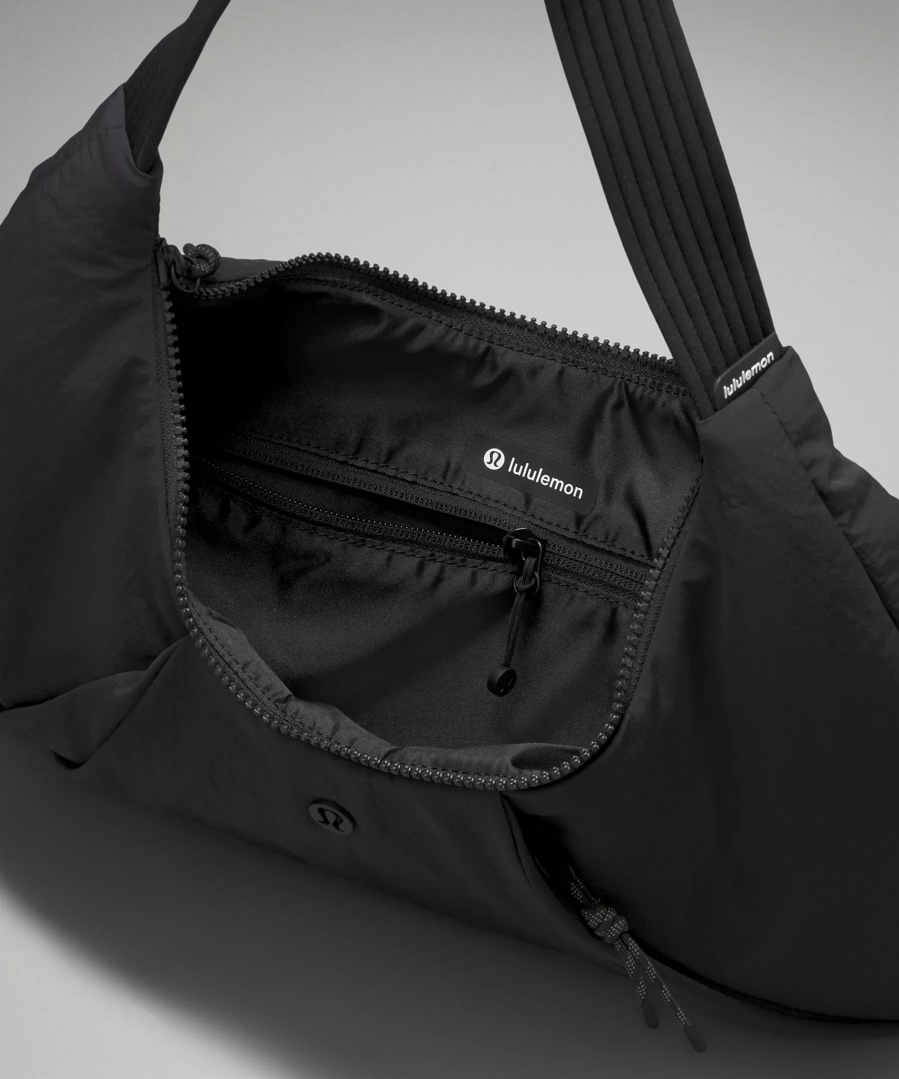 Pleated Shoulder Bag 10L