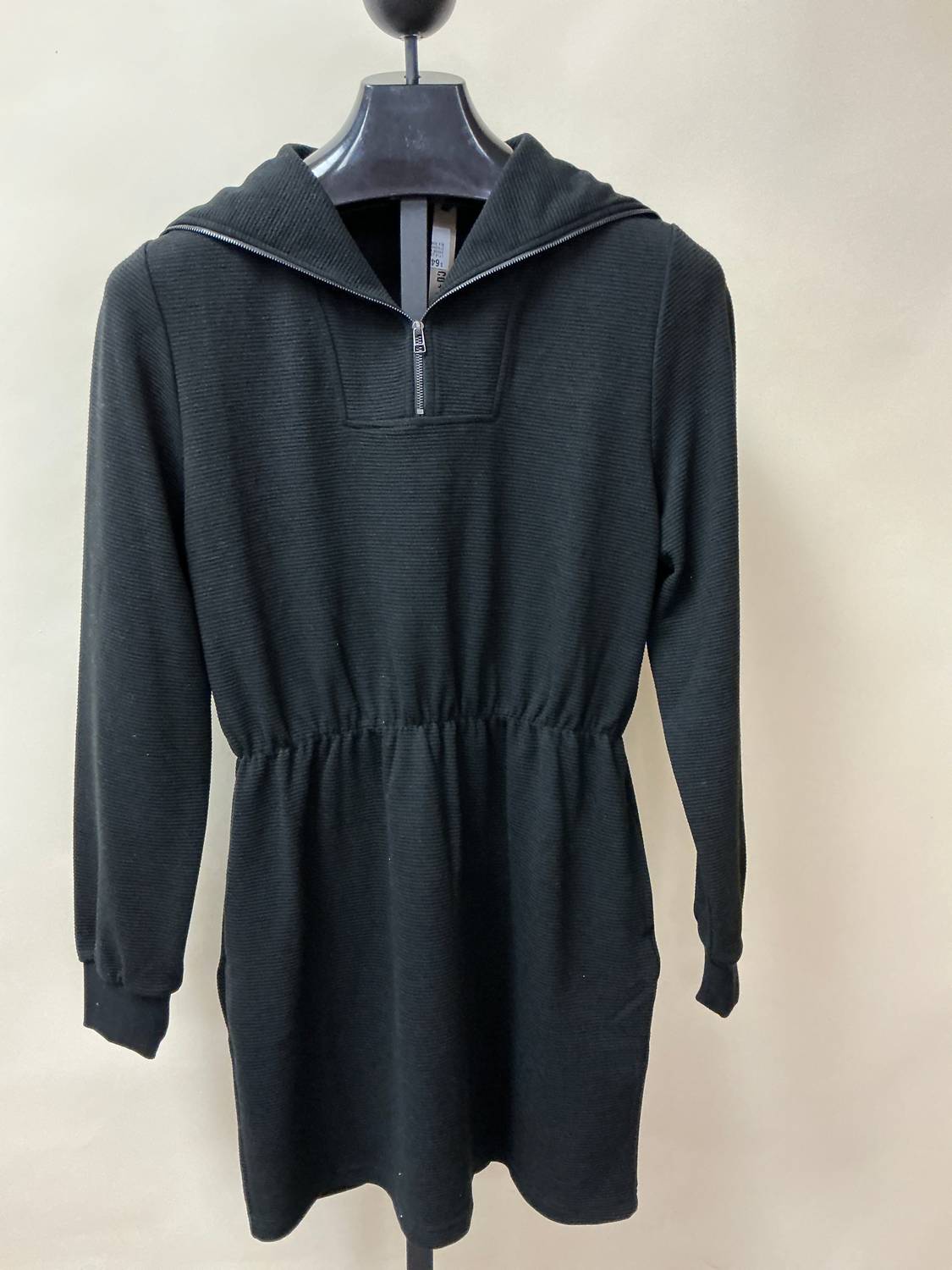 Lyla Long Sleeve Dress With Pockets In Black