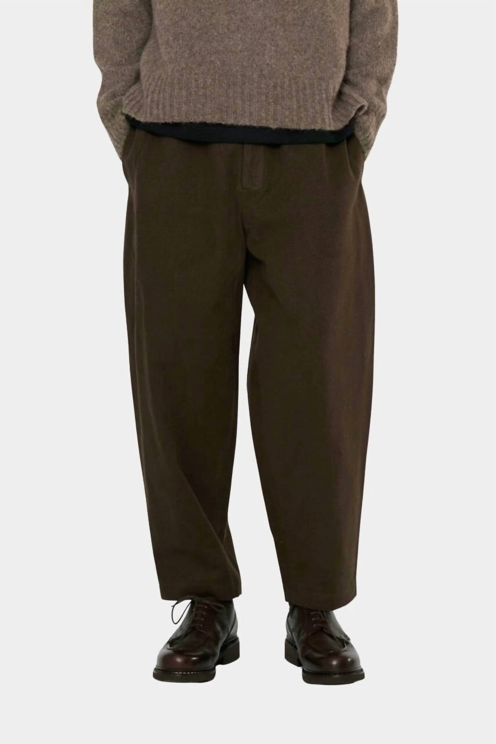 Signature Elastic Pull-Up Trousers In Taupe Brown
