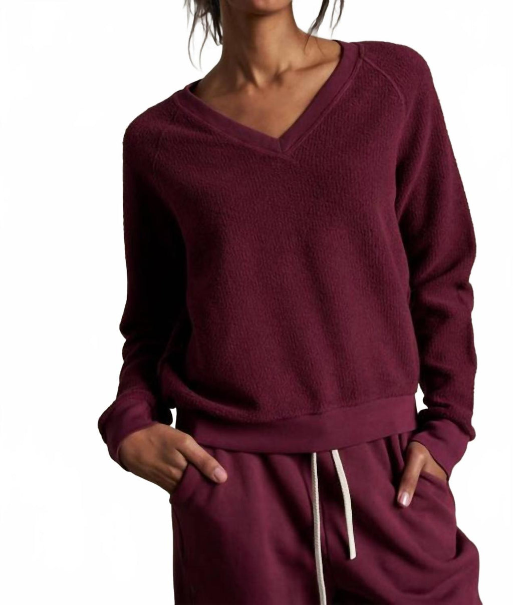 Zuri V Neck Sweatshirt In Dark Burgundy