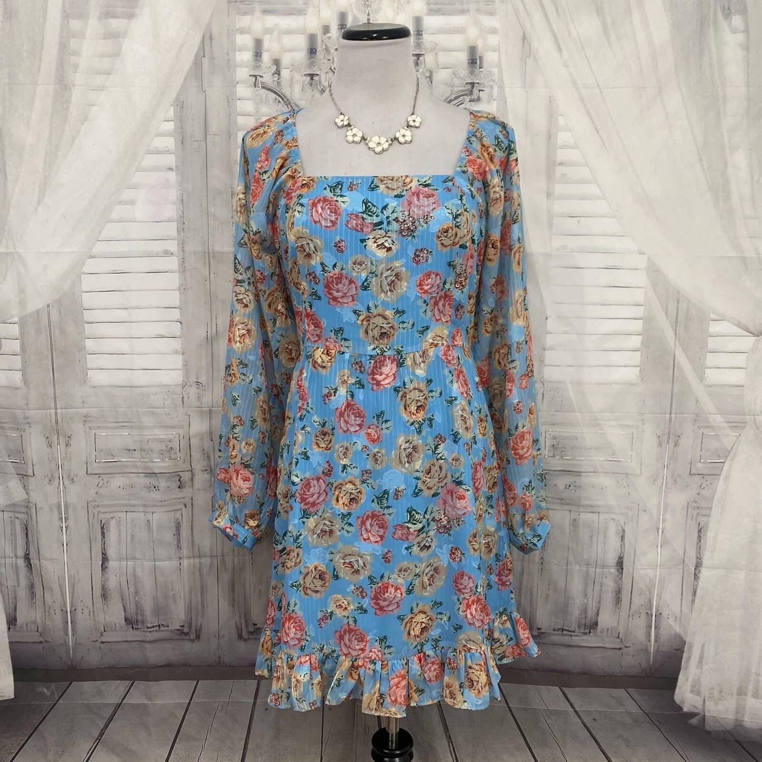 Vero Poet Sleeve Dress In Baby Blue