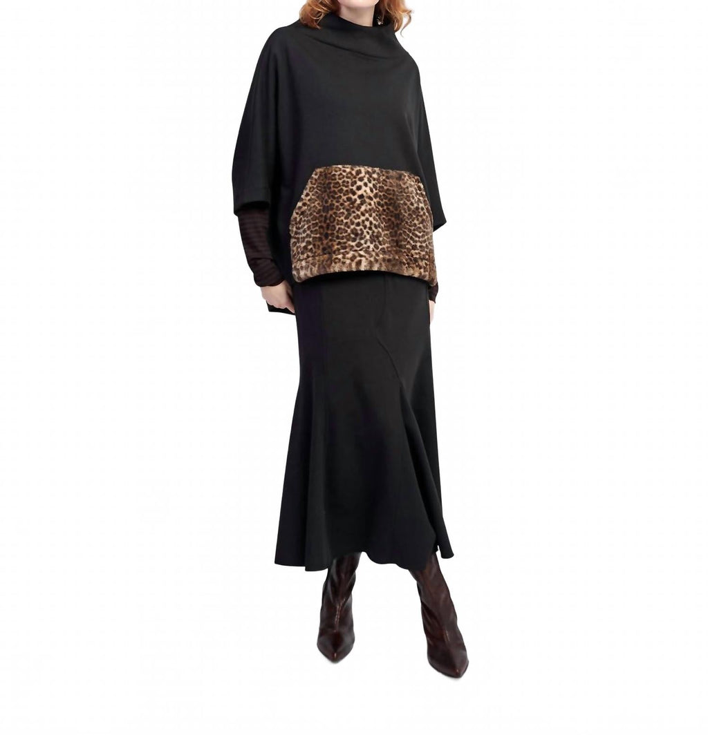 Urban Muff Pullover Top In Black
