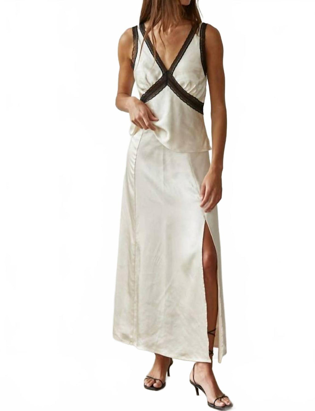 Woven Contrast Lace Sleeveless Top In Pearl