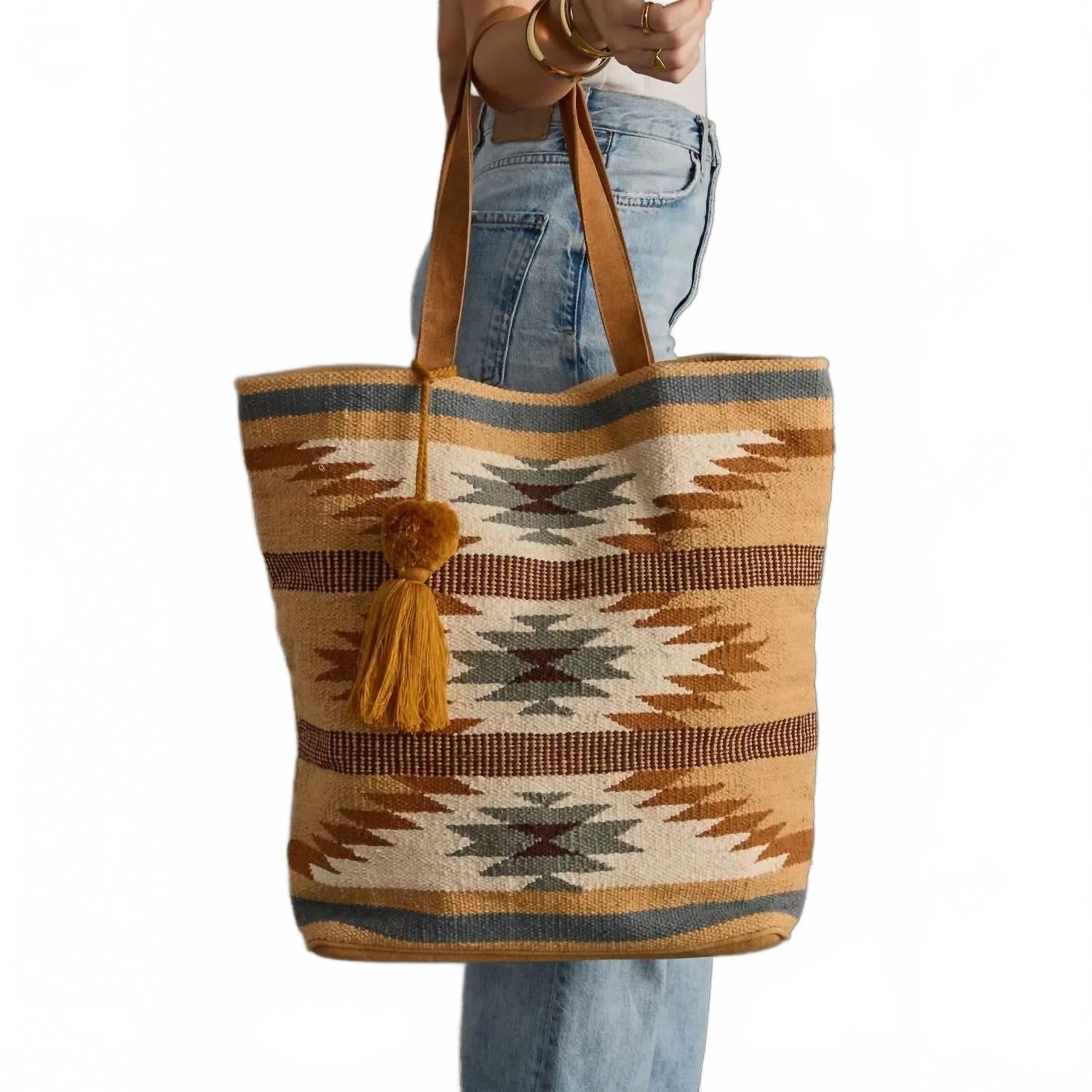 Canyon Stripe Tote In Beige