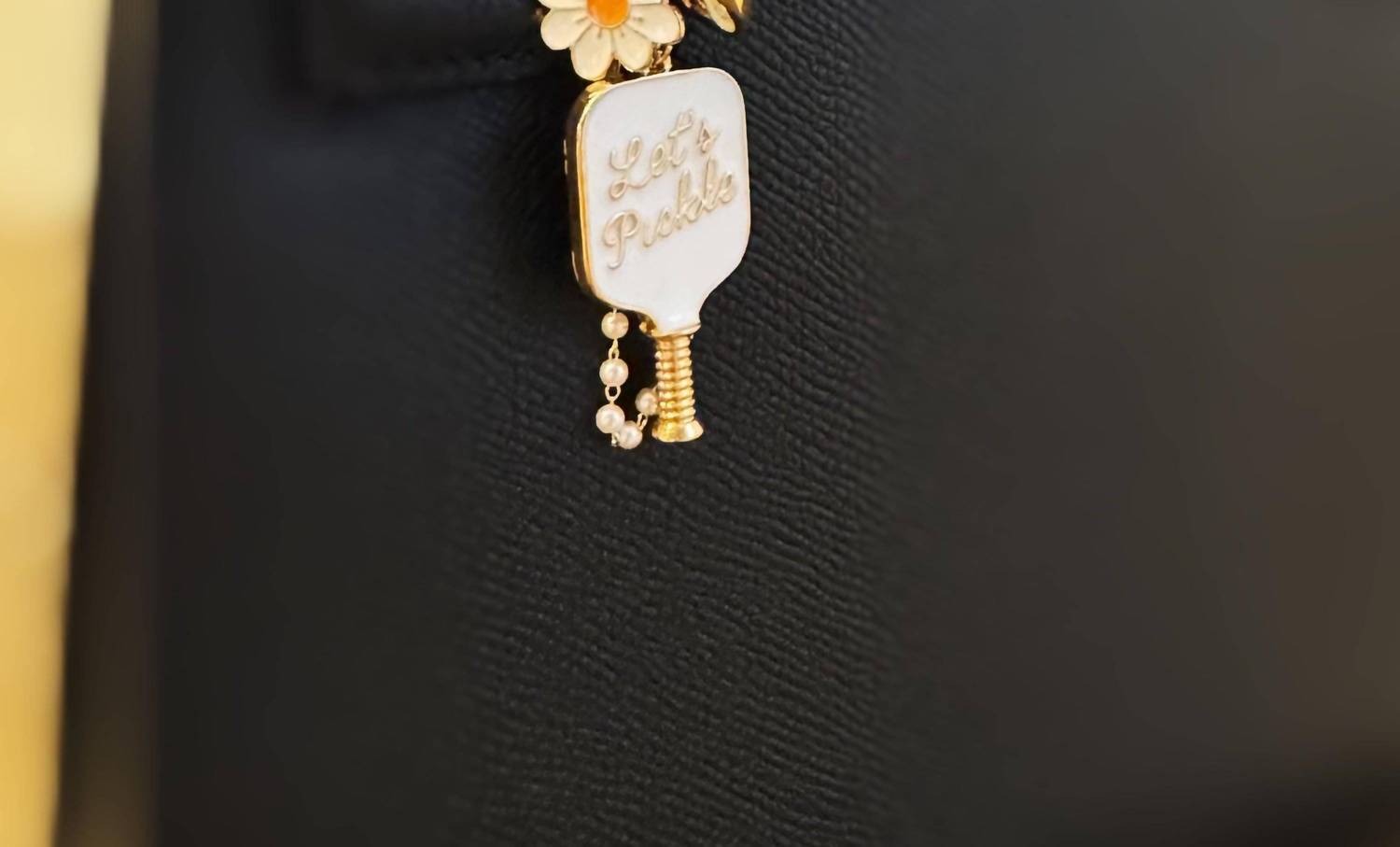 Women's Pickleball Daisy Bag Charm And Keychain In Gold White