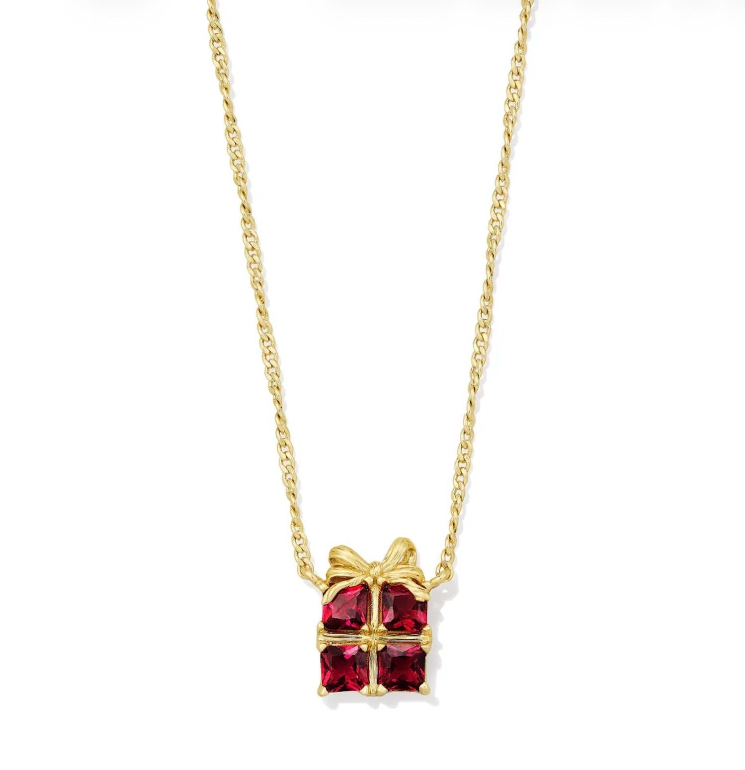 Women's Present Short Pendant Necklace In Red