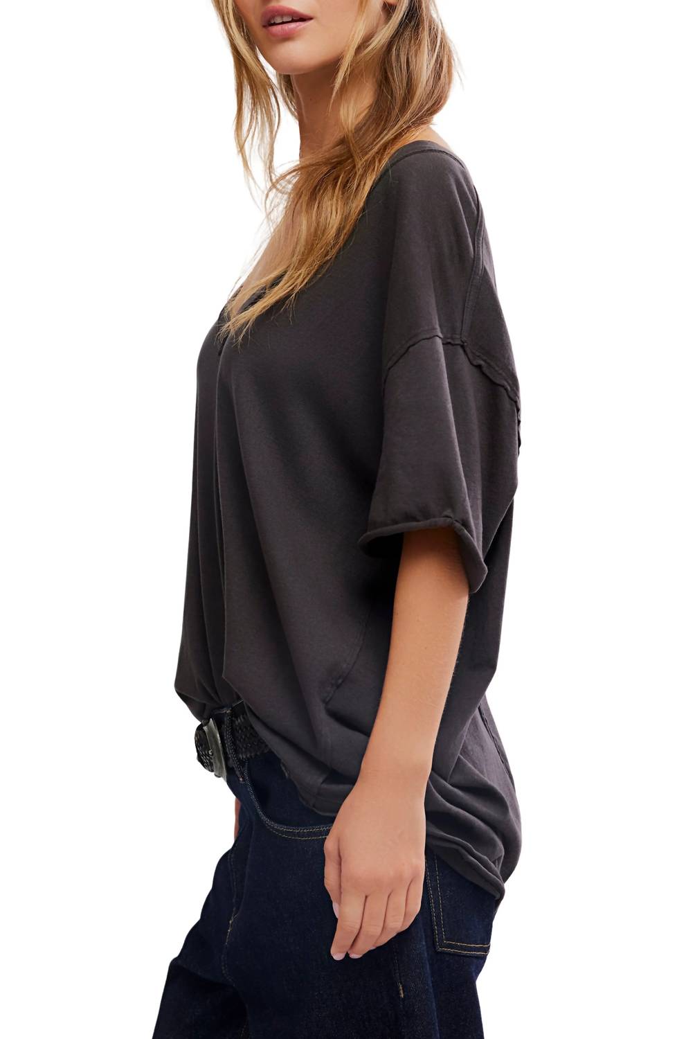Nina V Neck Tee In Black