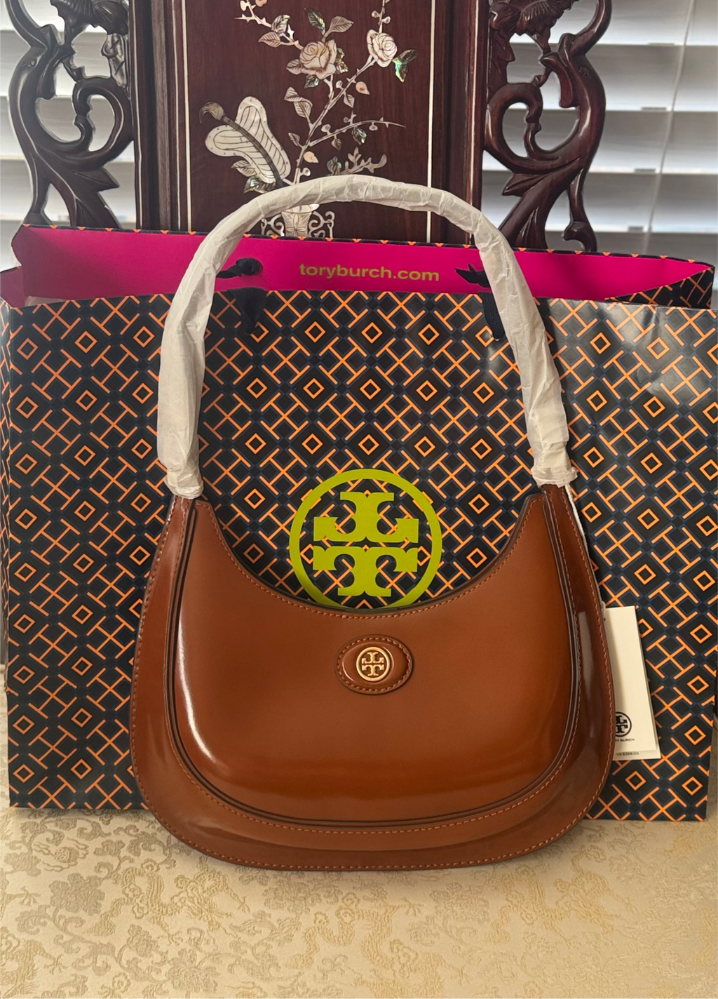 NWT Tory Burch Medium Robinson Spazzolato Convertible Crescent Leather Bag with Dust Bag