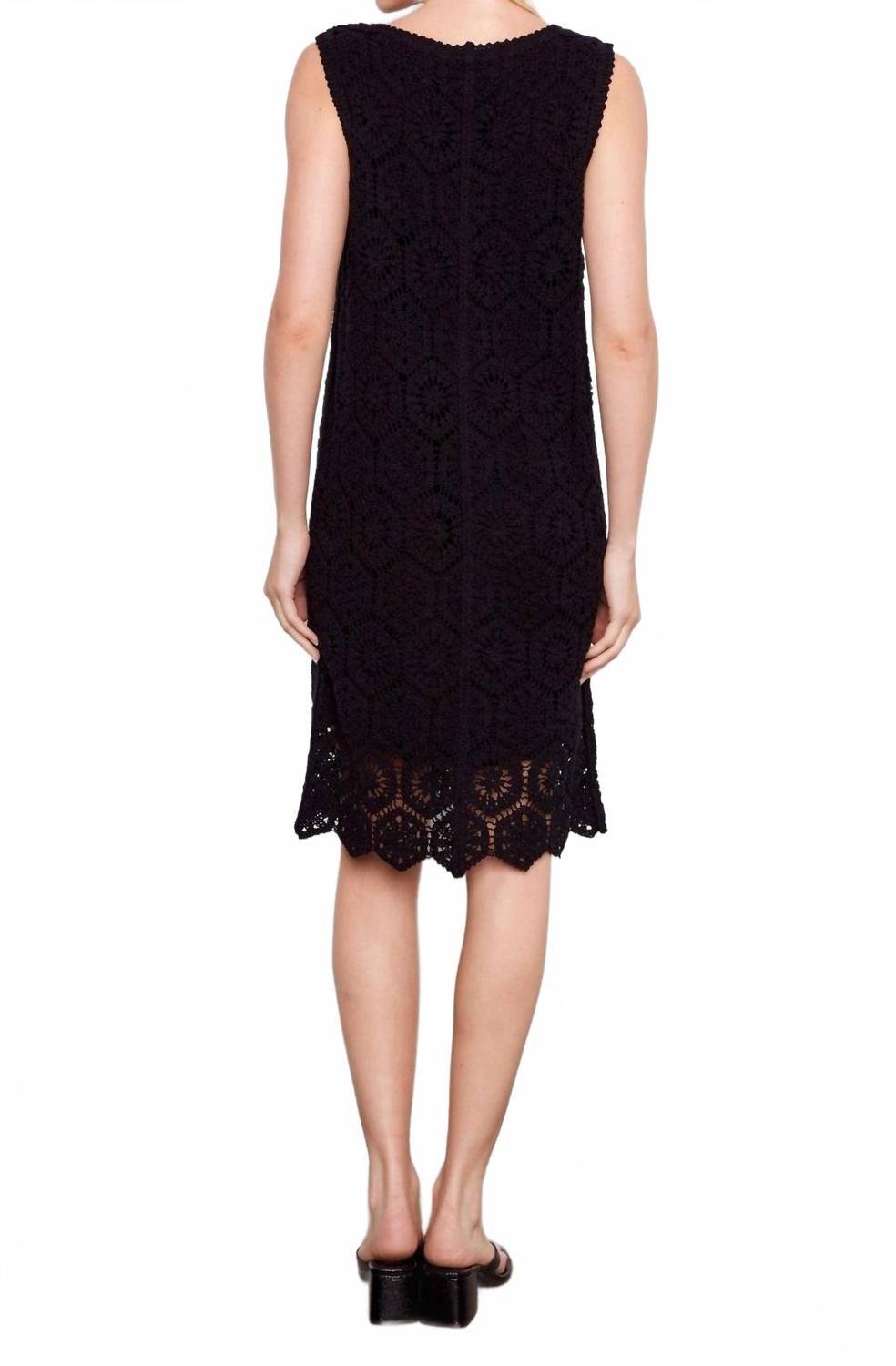 Fully Lined Crochet Sleeveless Buttoned Midi Dress In Black