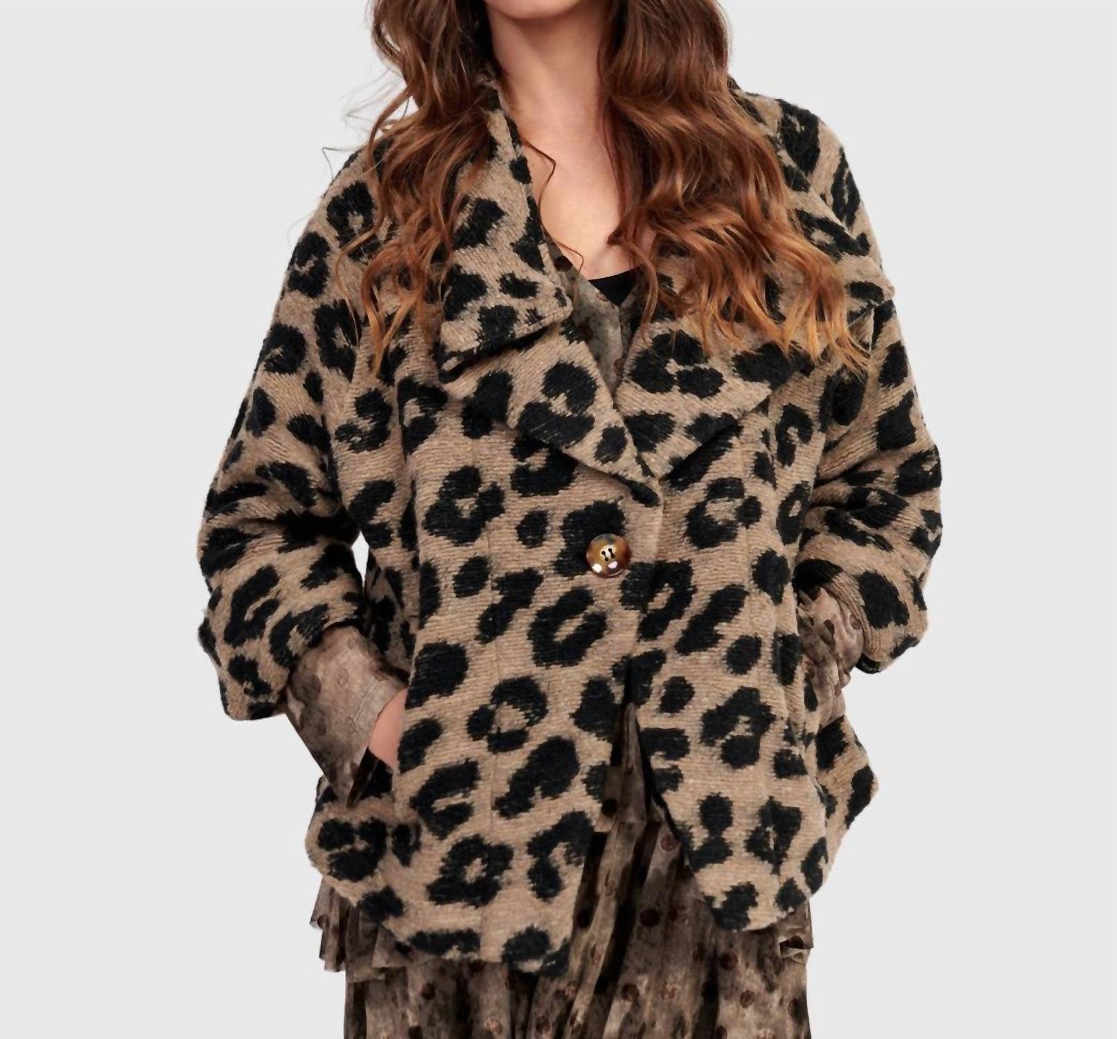 Wildcard Cozy Jacket In Leopard
