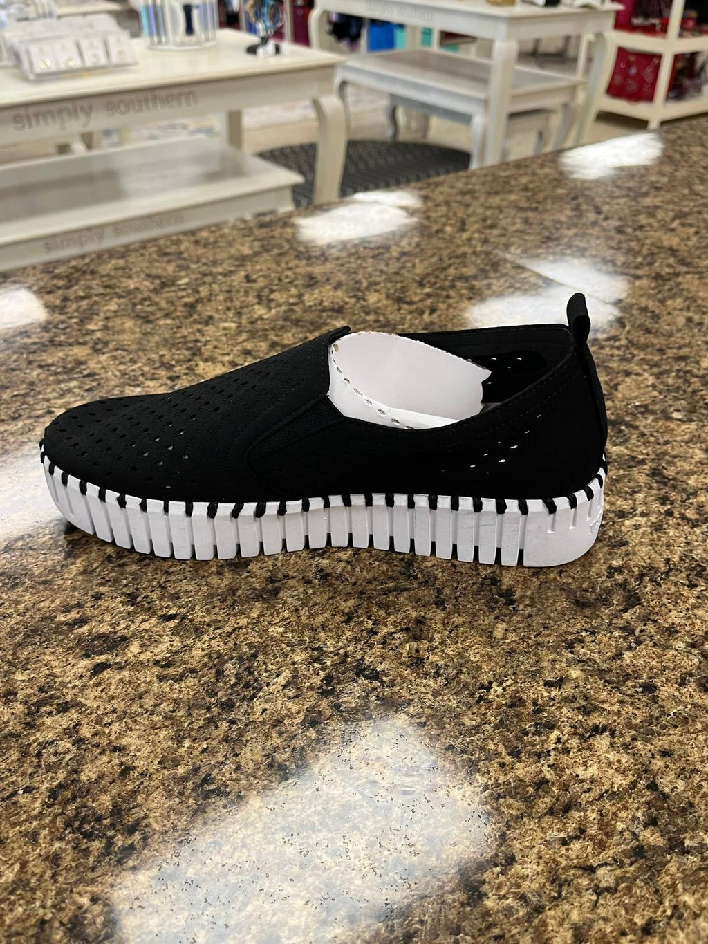 Women's Tulip 141 Slip-On Shoes In Black Dragon