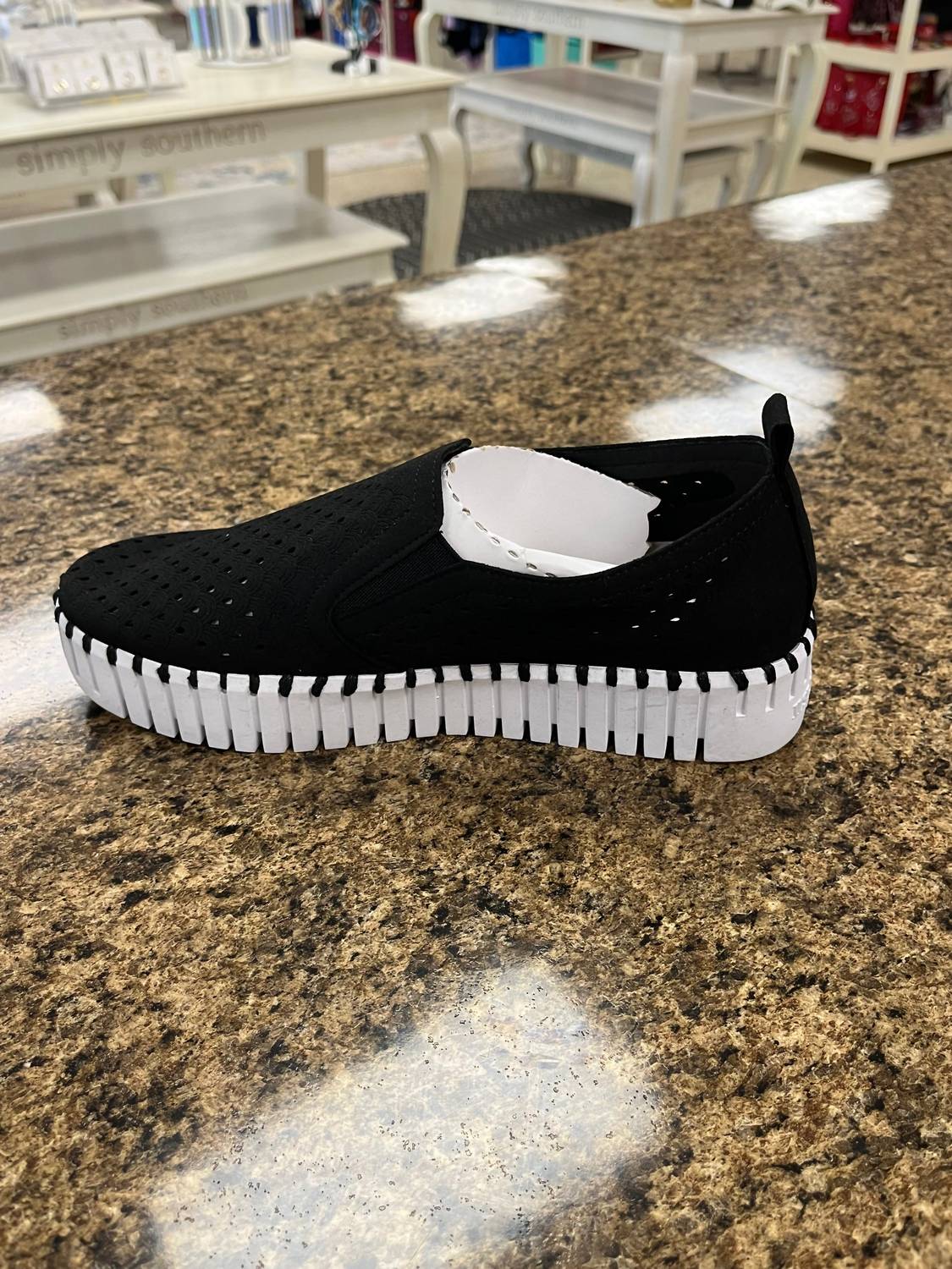 Women's Tulip 141 Slip-On Shoes In Black Dragon