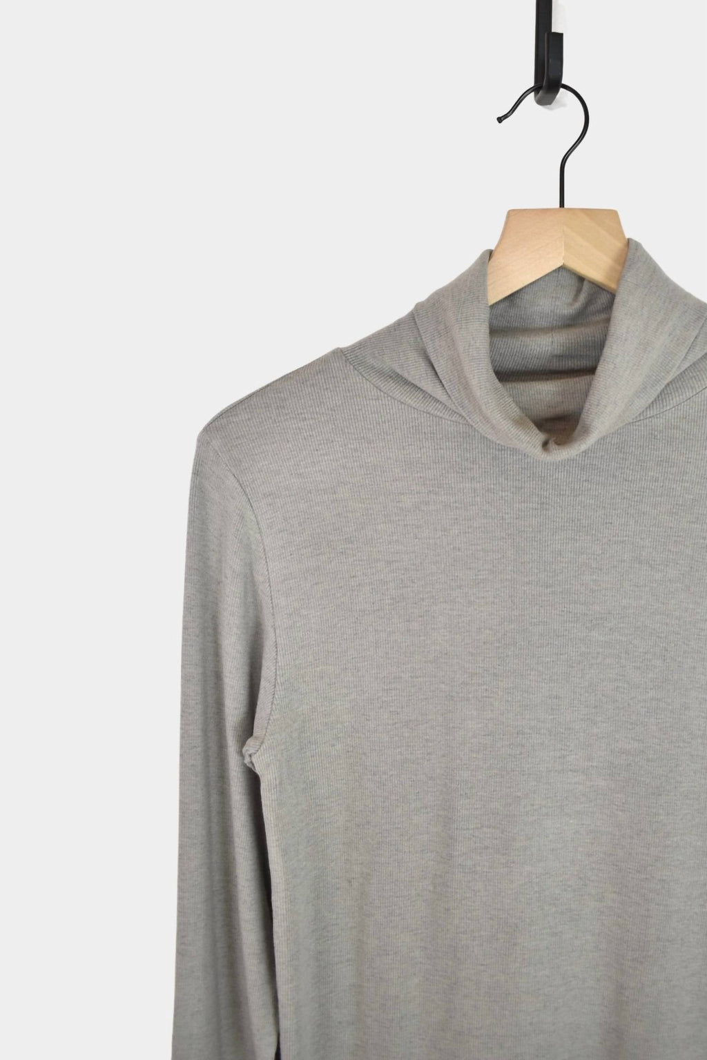 Women Rib Turtle Neck Top In Gray