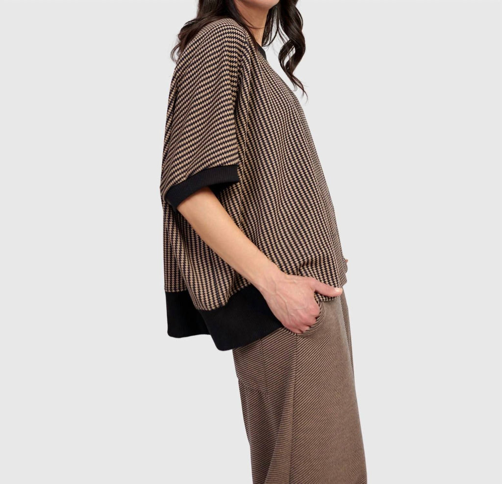 Yetta Rounded Top In Chocolate