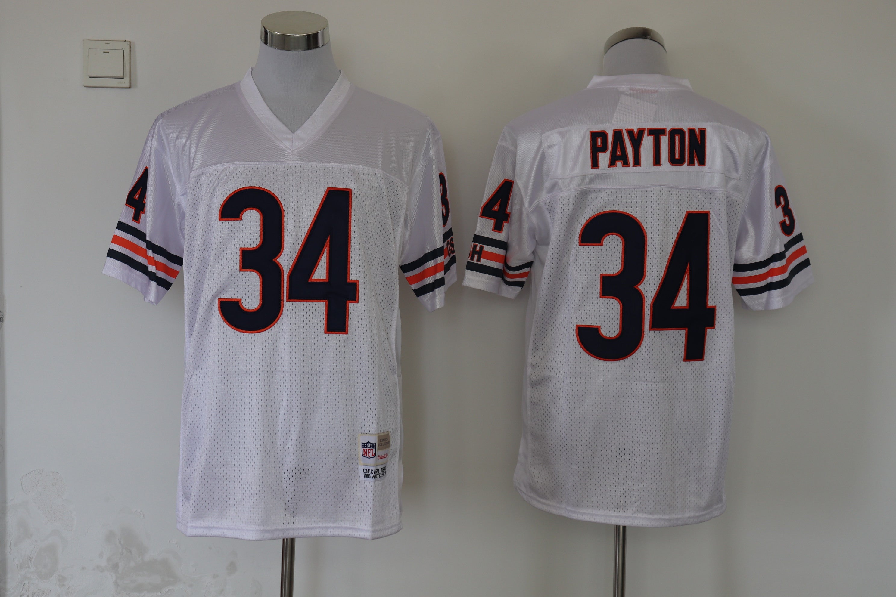 Men's Chicago Bears Walter Payton Mitchell & Ness White Legacy Replica jersey