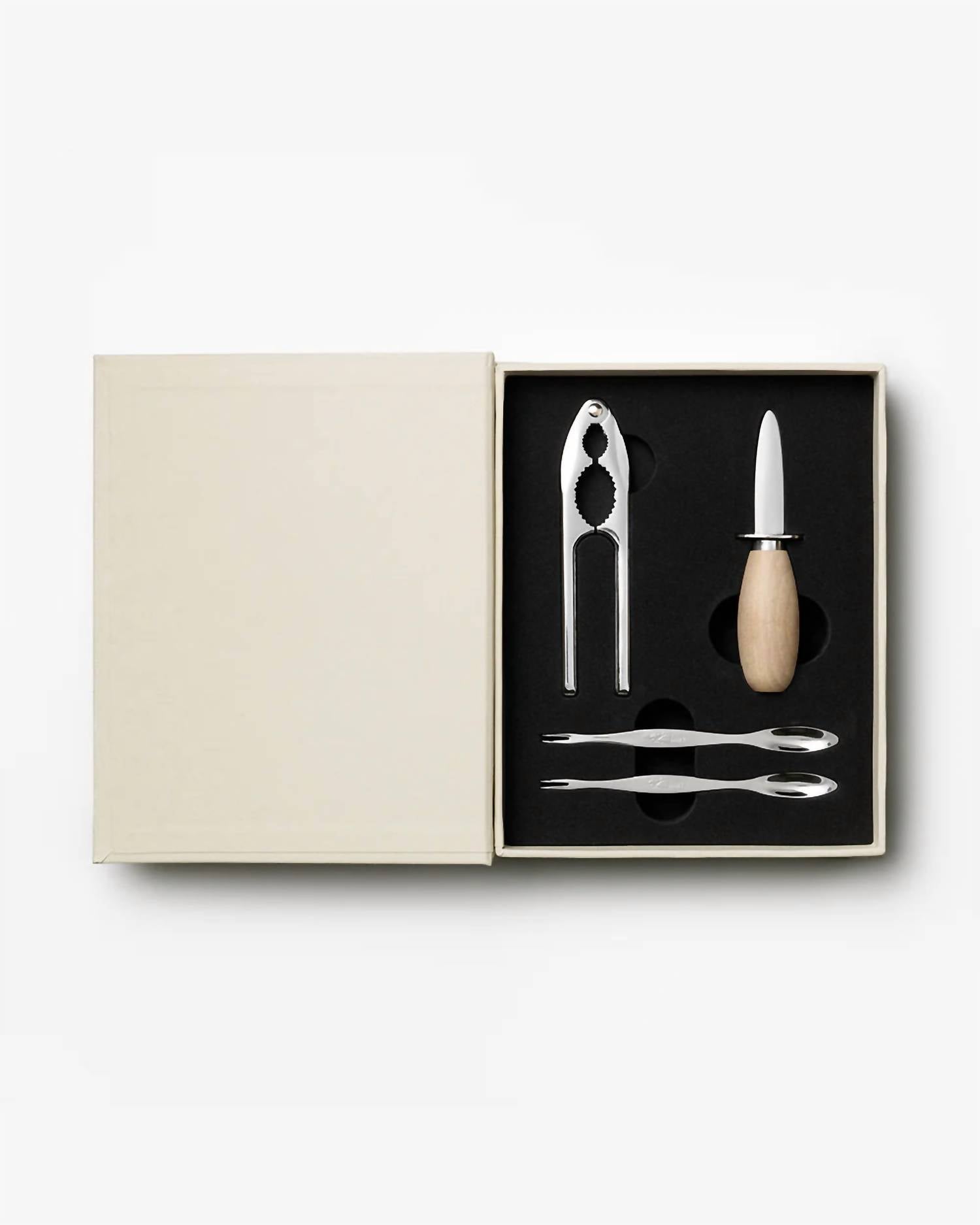 Seafood Essentials Gift Set In Beige