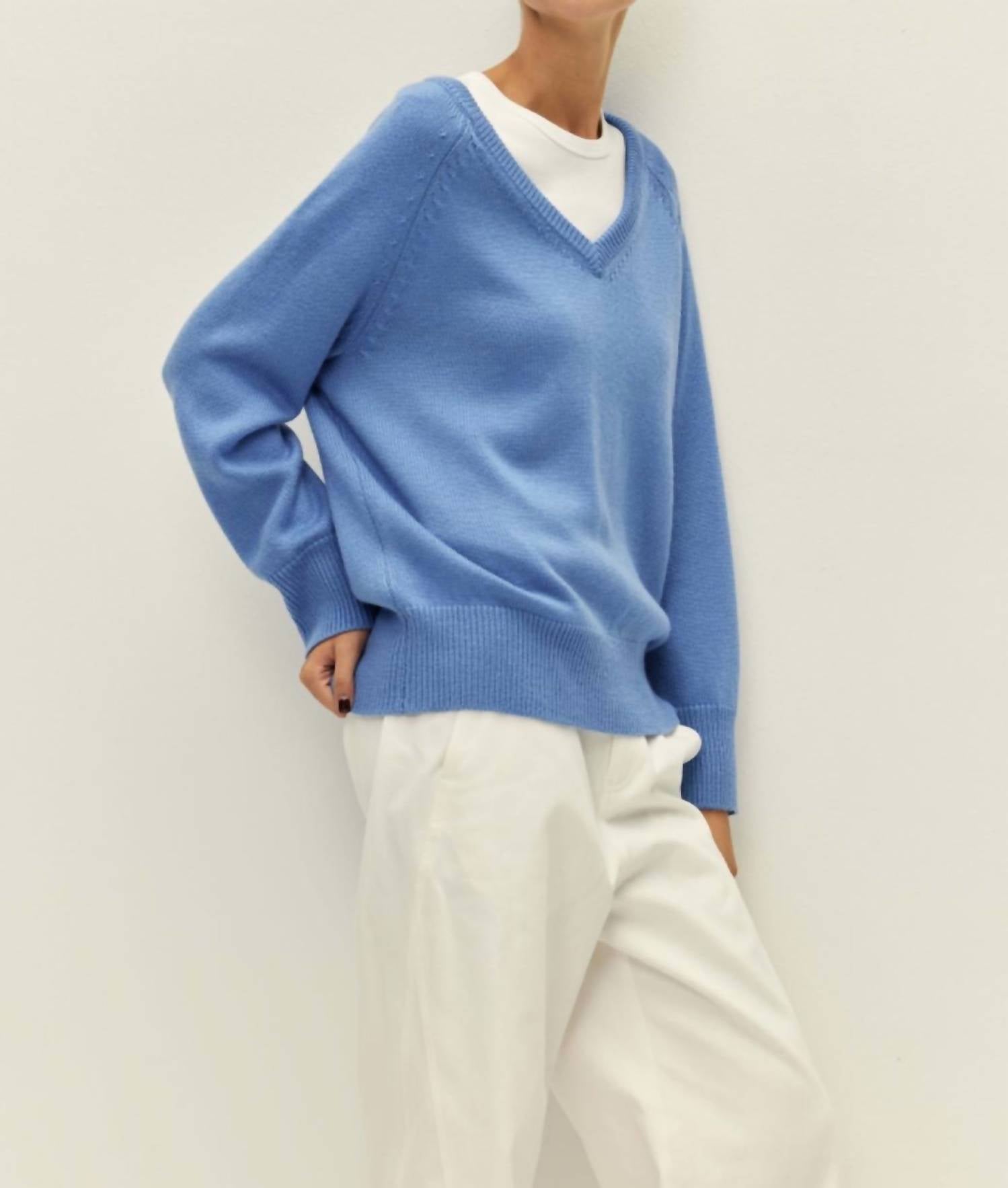 Soren V Neck Sweater In Cornflower Blue