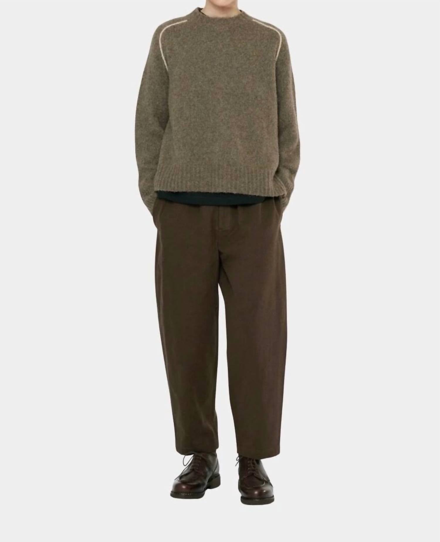 Signature Elastic Pull-Up Trousers In Taupe Brown