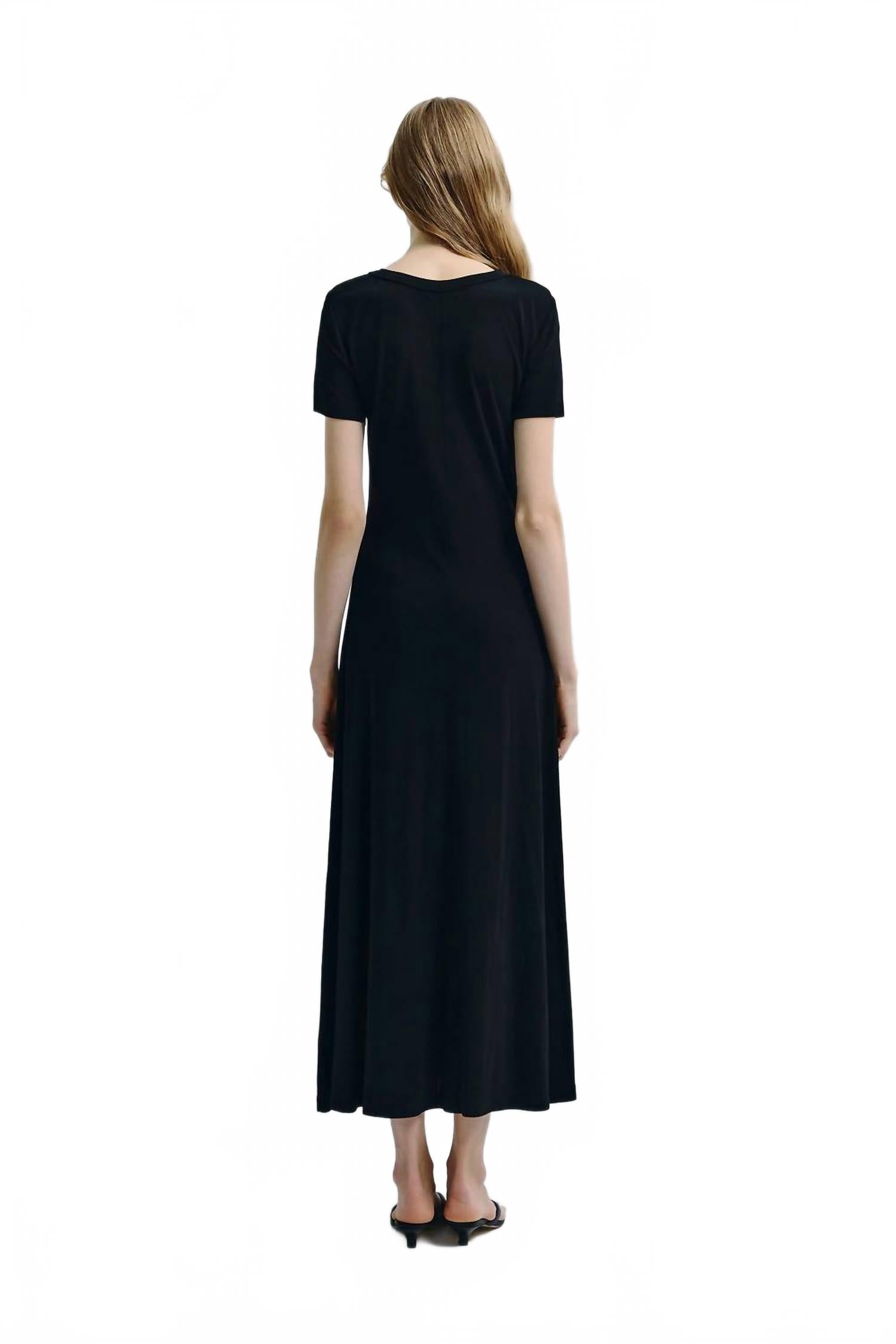 Ciles Maxi Dress In Black