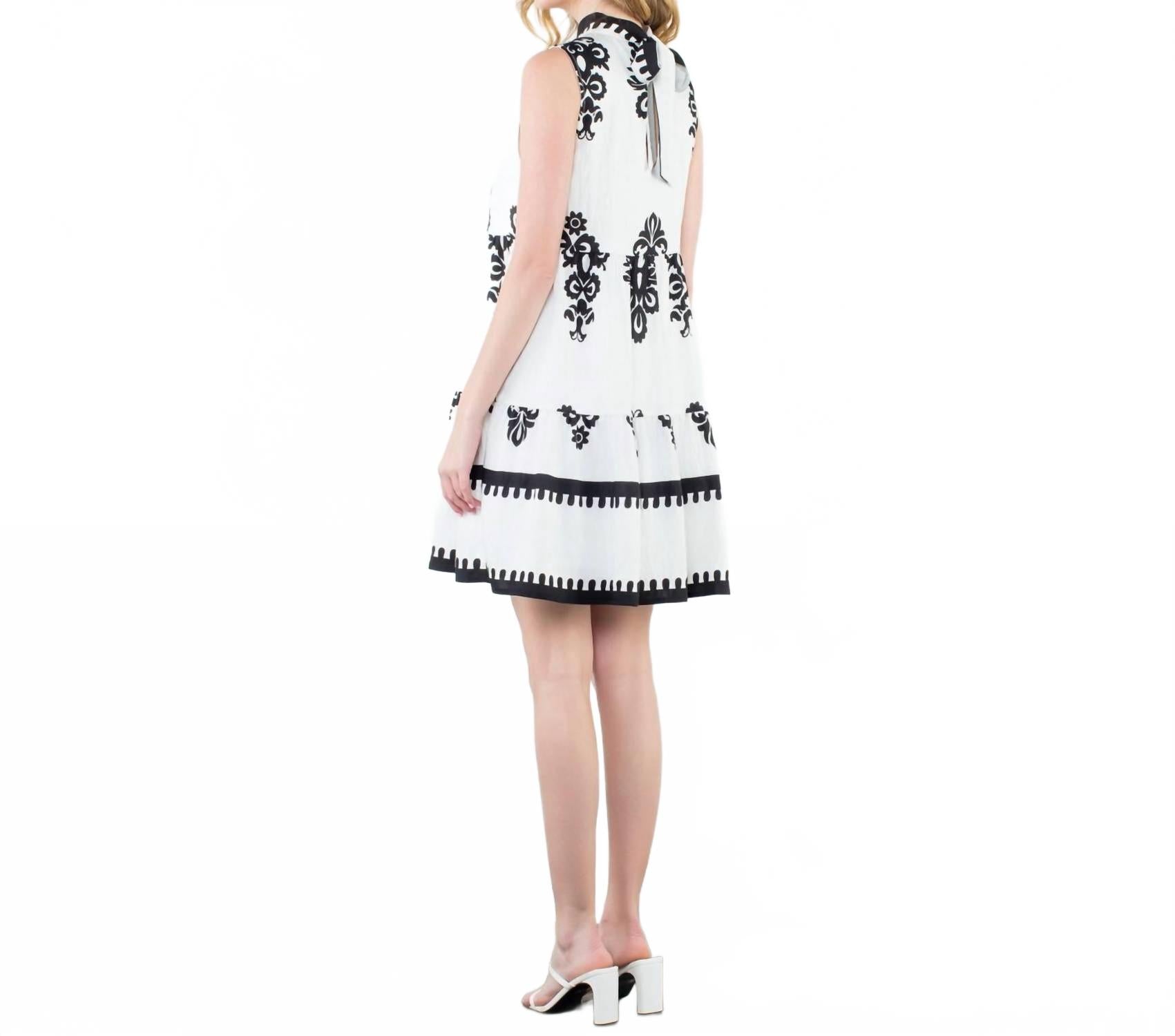 Sleeveless Tiered Midi Dress In White / Black