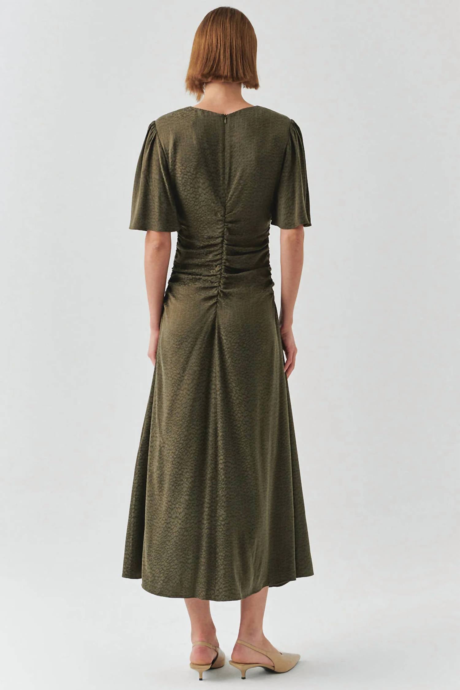 Kylee Short Sleeve Draped Dress In Khaki