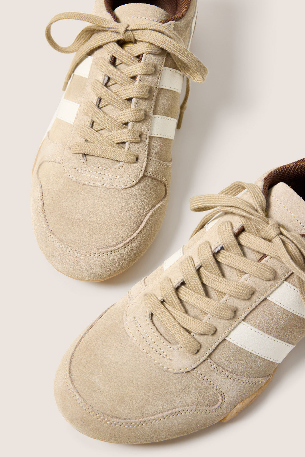 Women's Chase Sneakers
