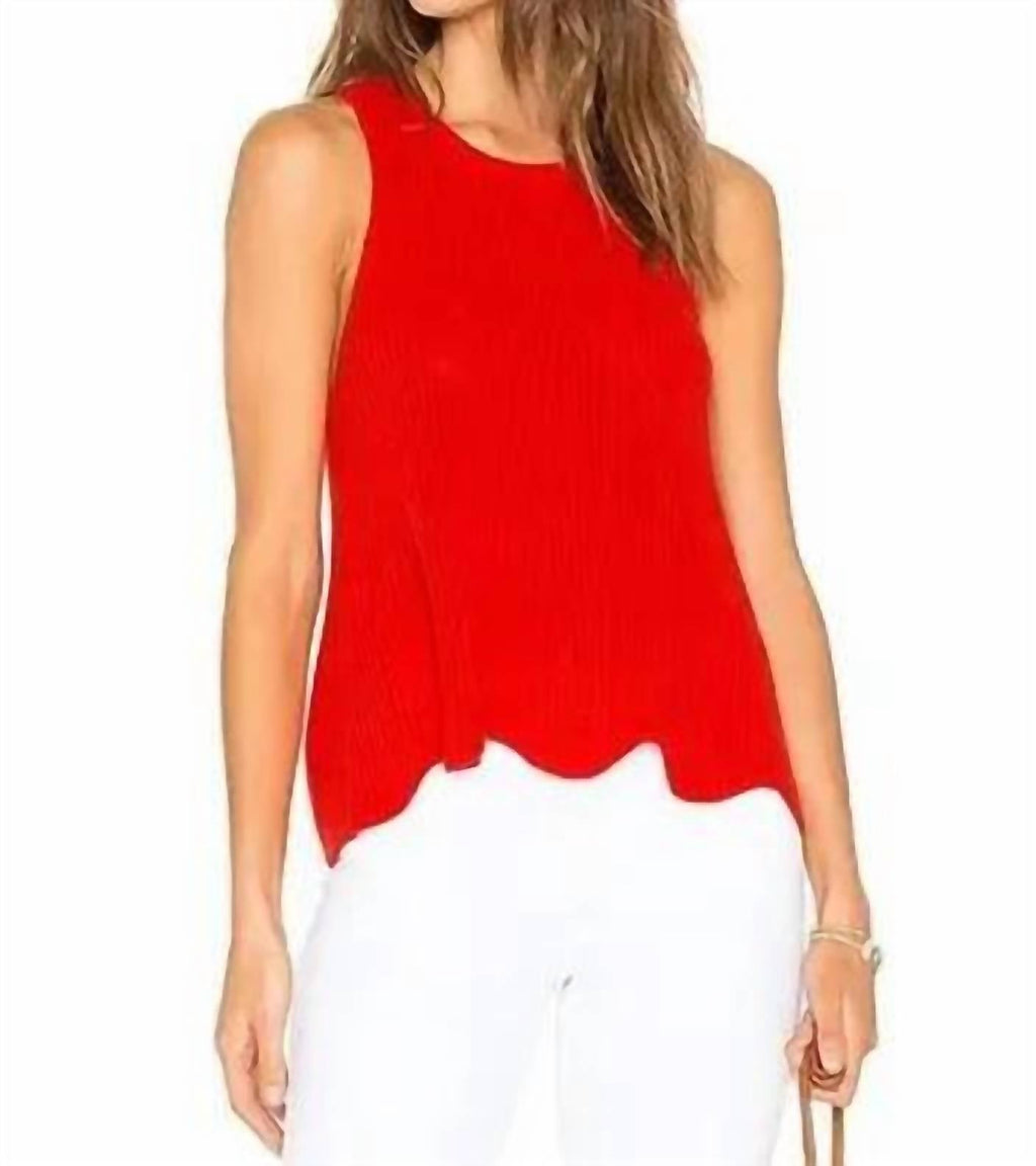 Scallop Shaker Top In Apple