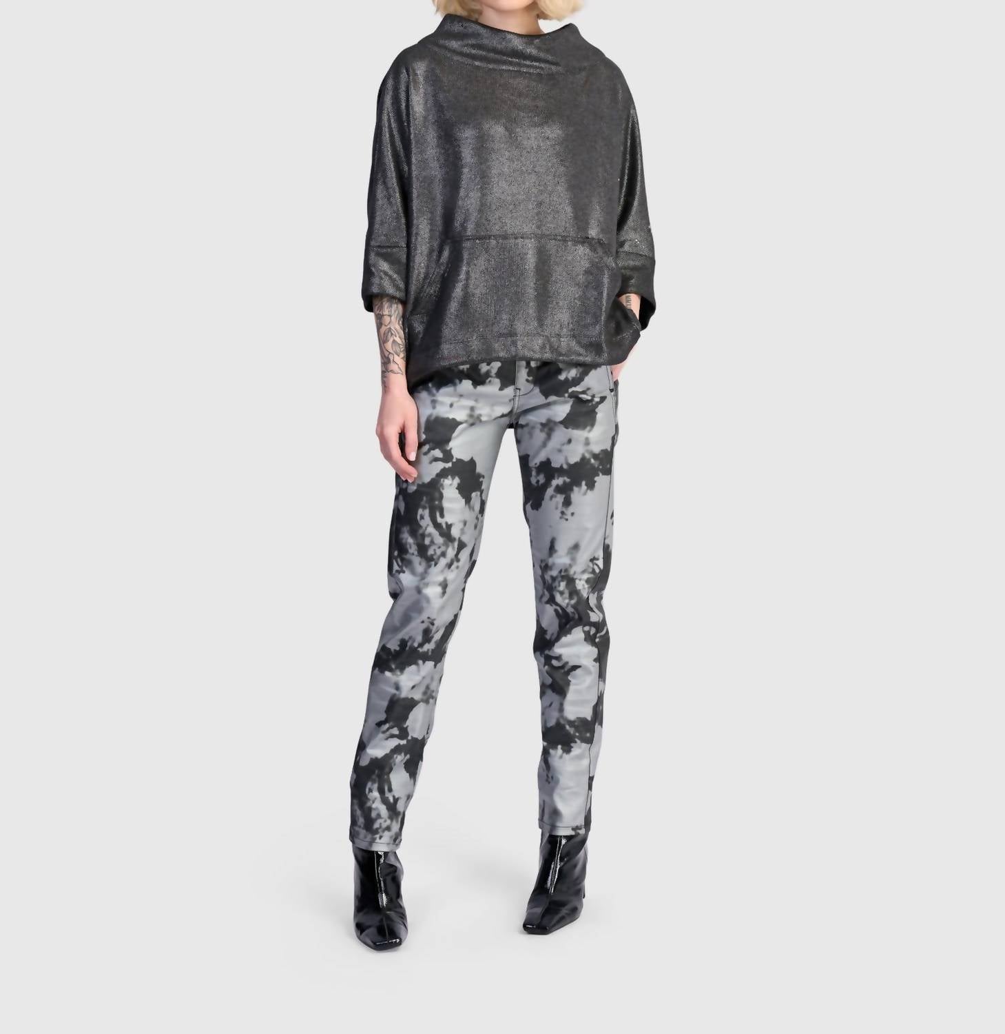 Roxy Pullover Top In Silver