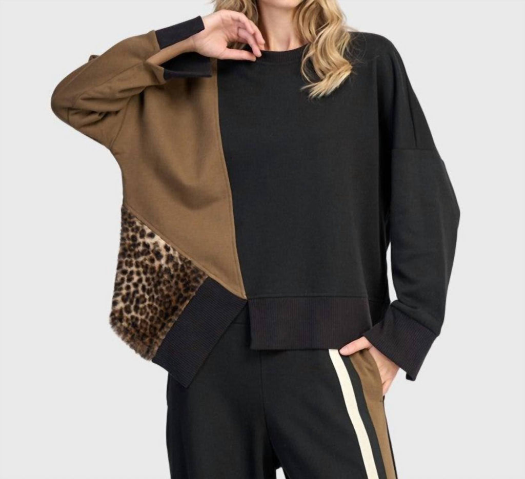 Urban Lair Crewneck Top In Mix