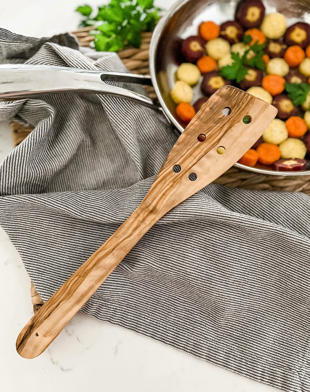 Cilio Toscana Olivewood Perforated Turner, 11.8-Inch