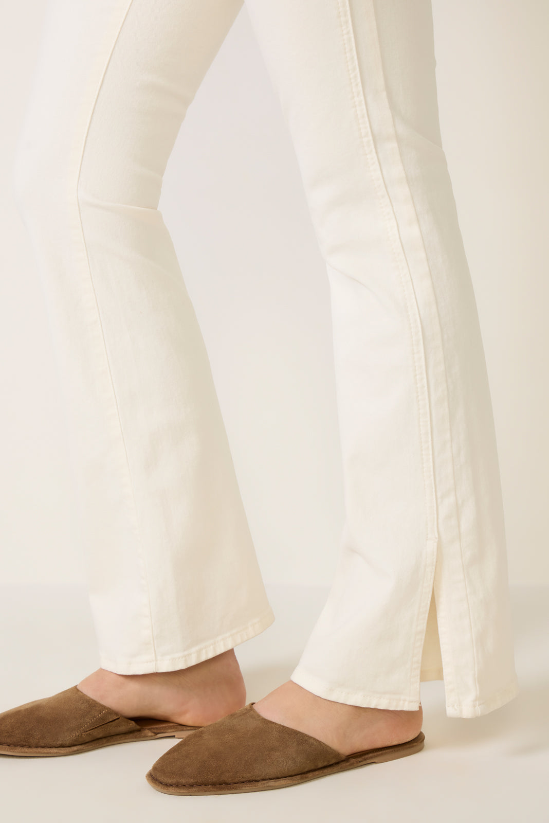 Women's Laurel Canyon 32' w/ Forward Panel Jeans