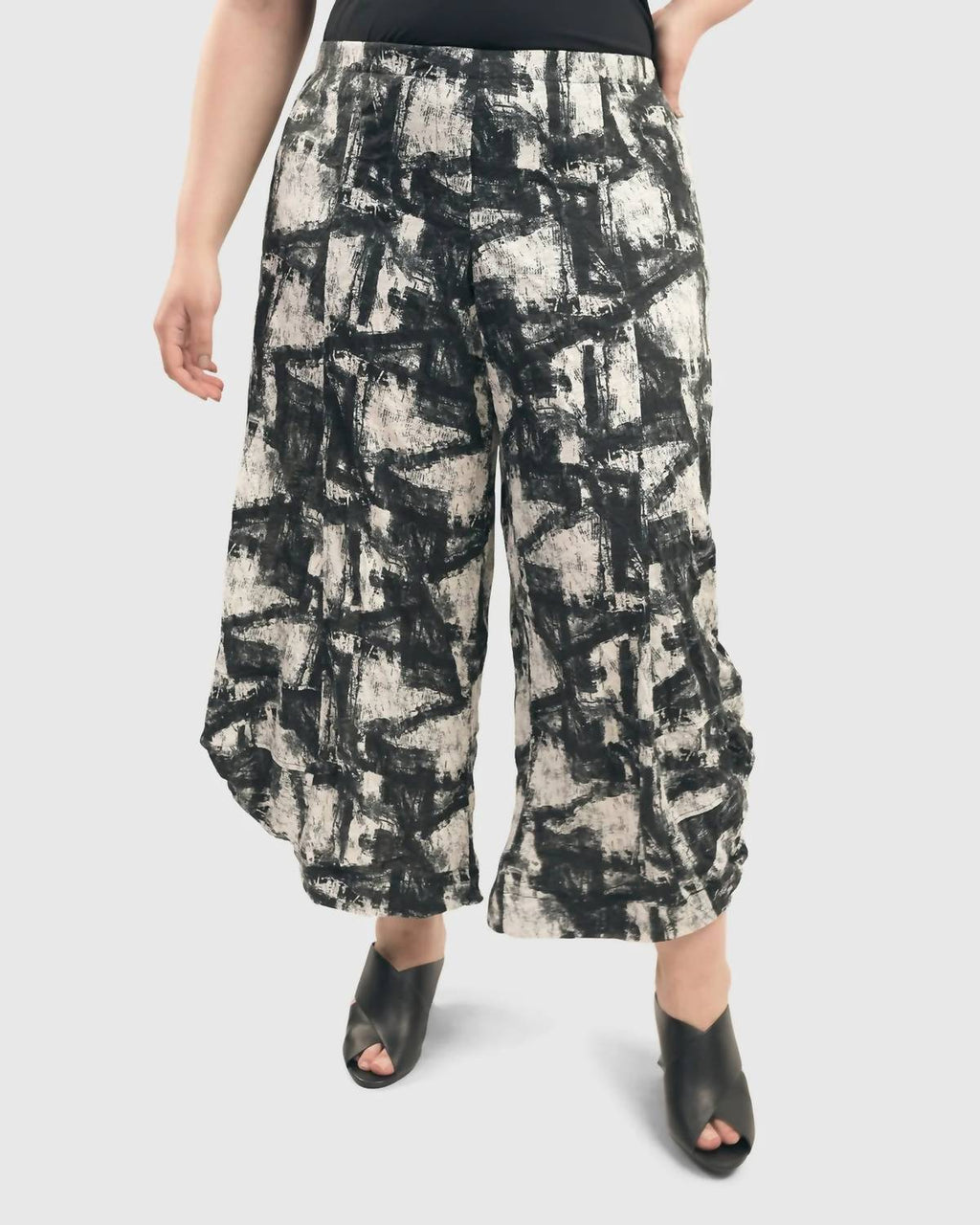 Marble Crinkle Punto Pants In Black