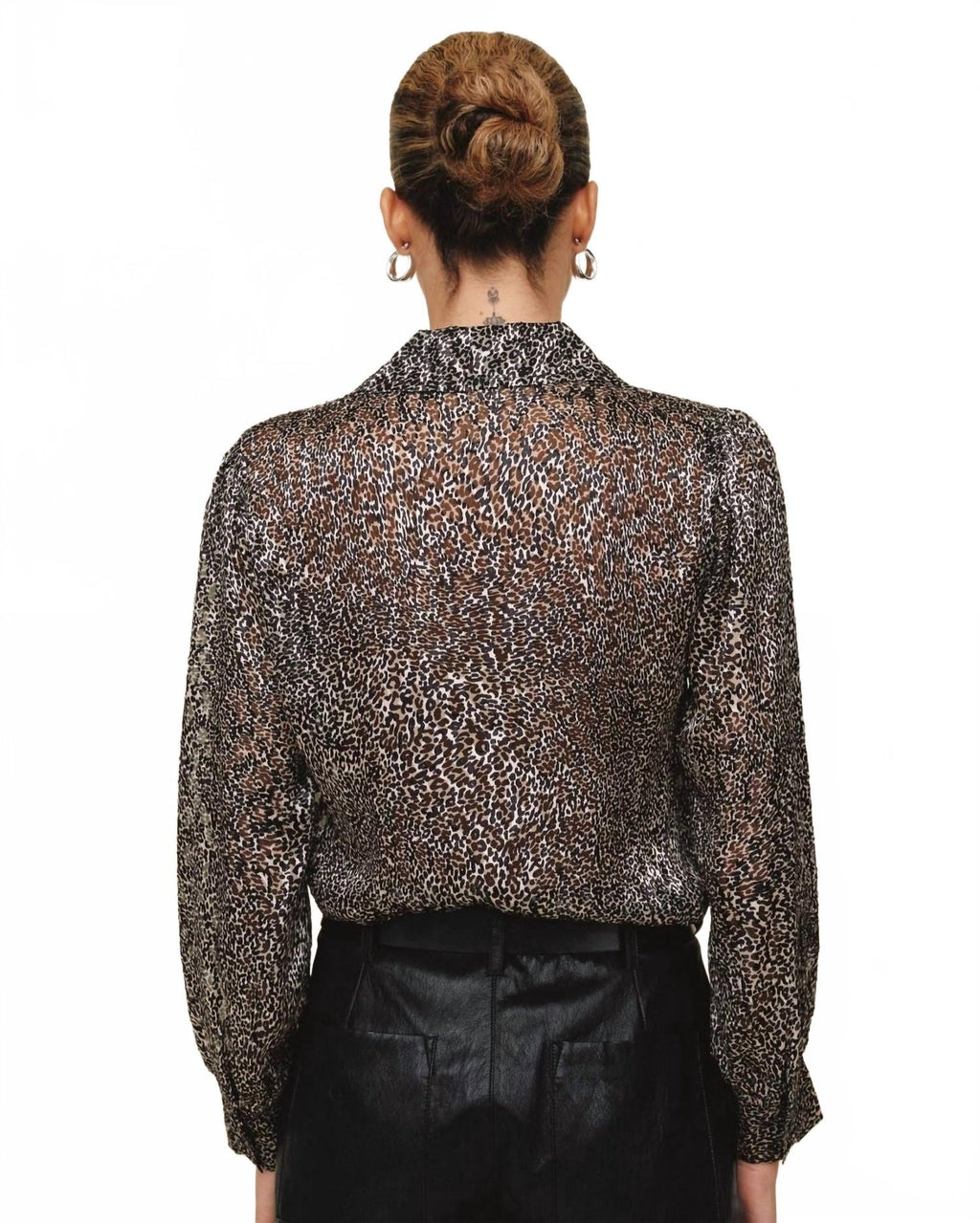 3/4 Bishop Sleeve Button Up In Silver Leopard