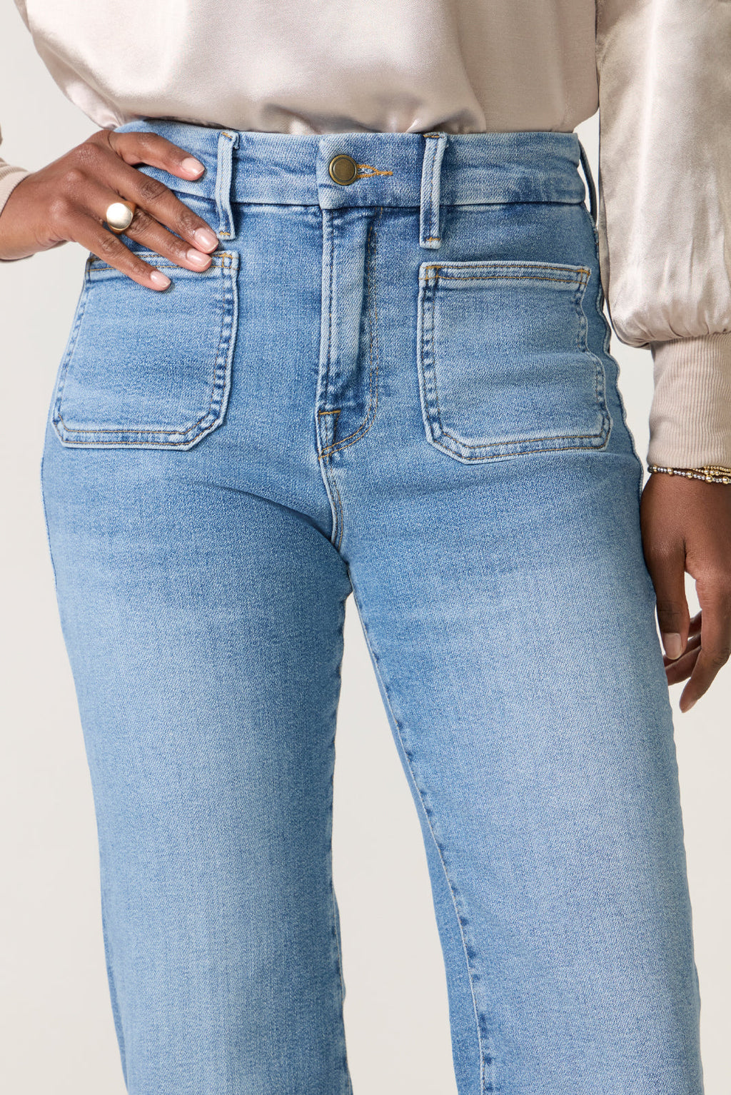 Women's Legs Flare Patch Pocket Jean