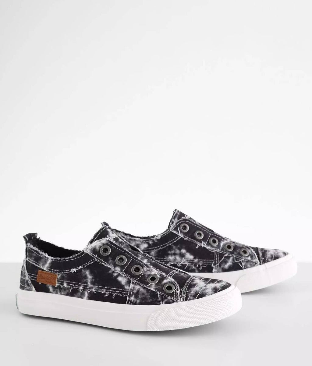 Women's Play Sneaker In Shadow Tie Dye