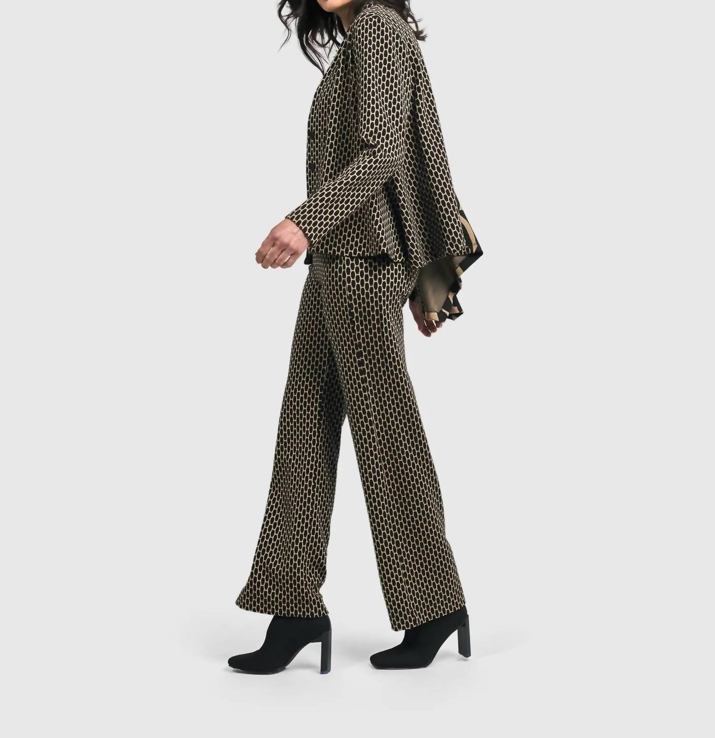 Brienne Mid Rise Trousers In Hive