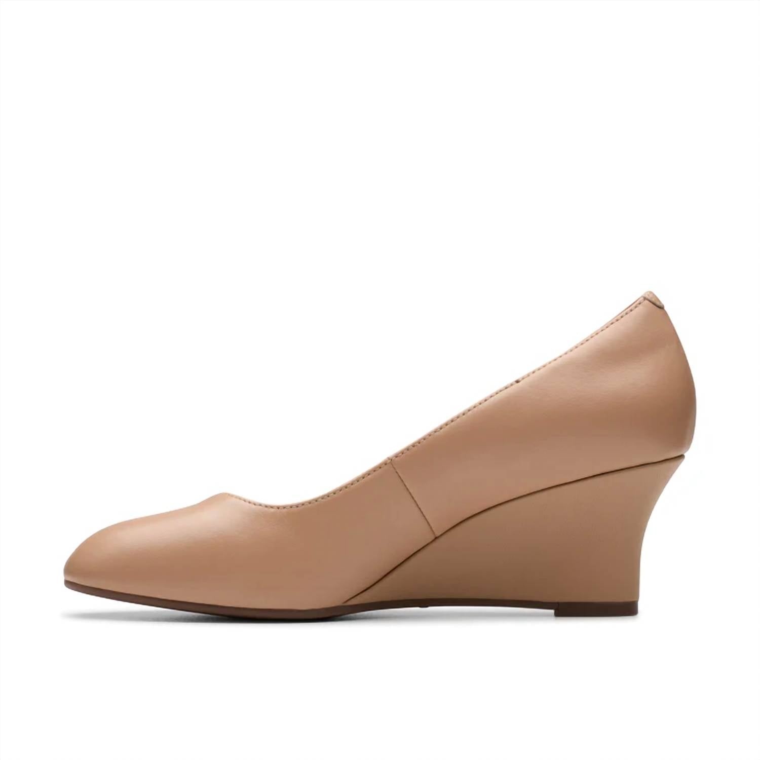 Women's Olivette Pearl Pump In Beige Leather